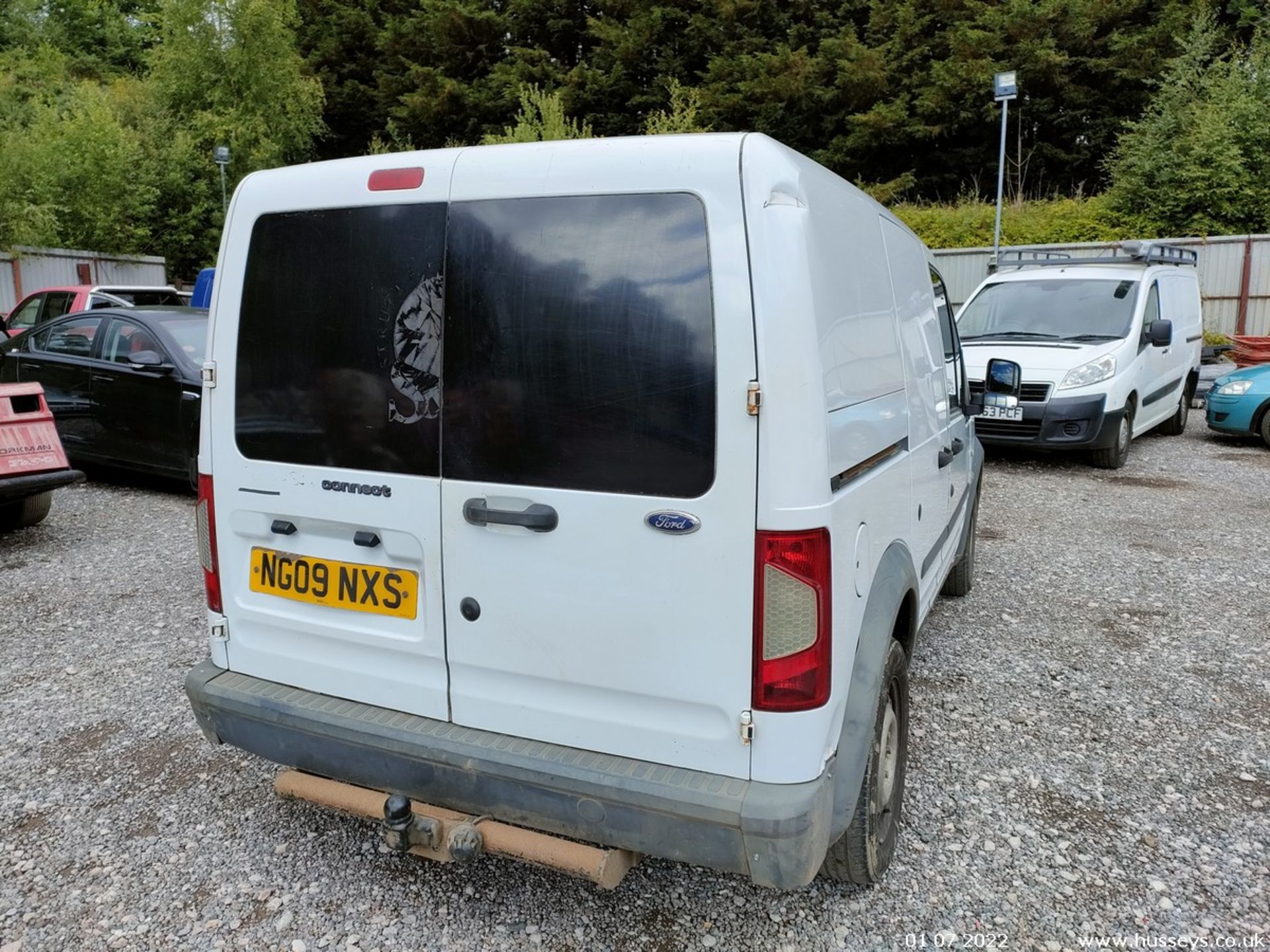 09/09 FORD TRANSIT CONNECT 90 T220 D/C - 1753cc 6dr Van (White) - Image 13 of 25