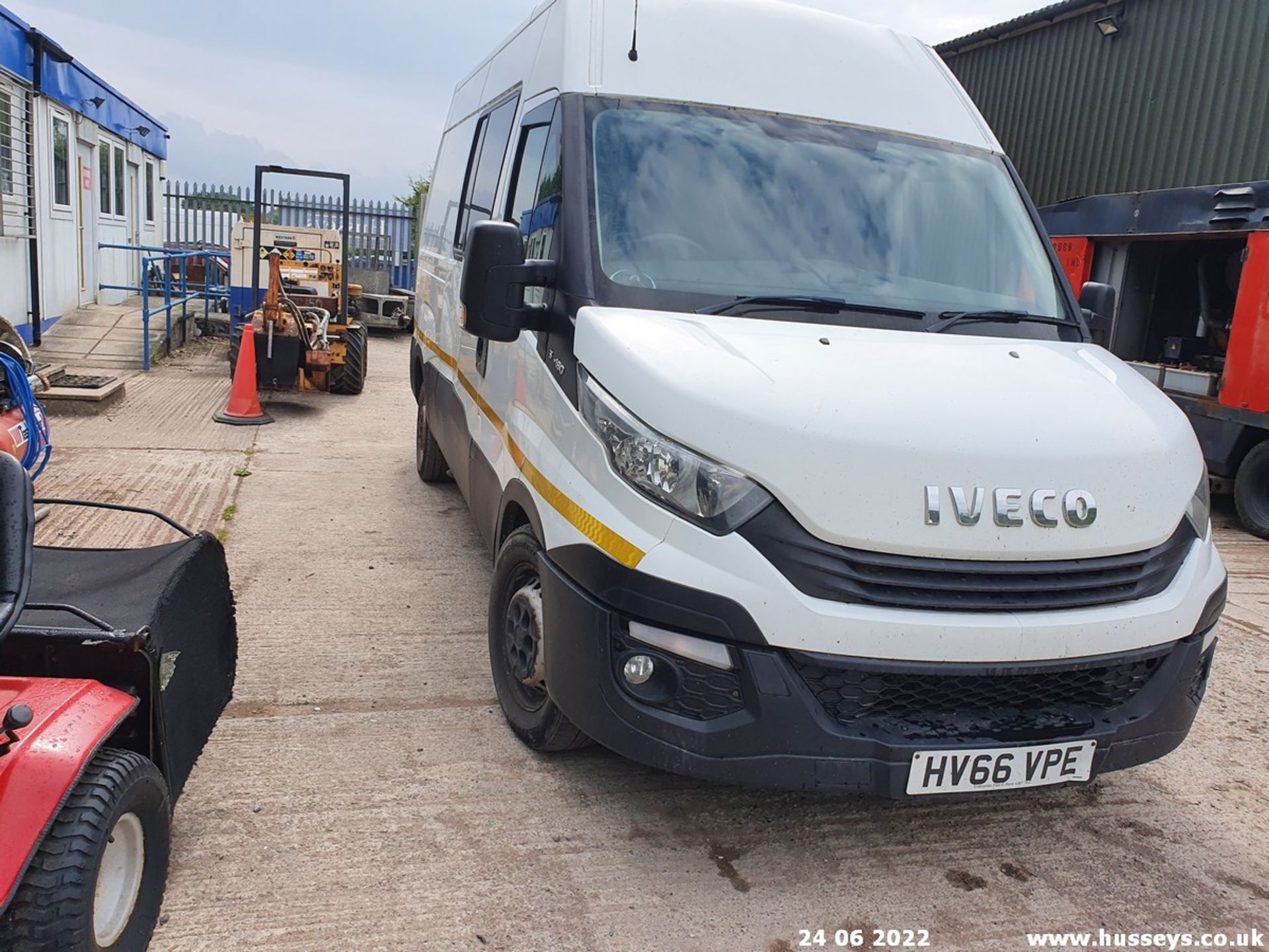 16/66 IVECO DAILY 35S18V - 2998cc Van (White, 129k) - Image 22 of 36