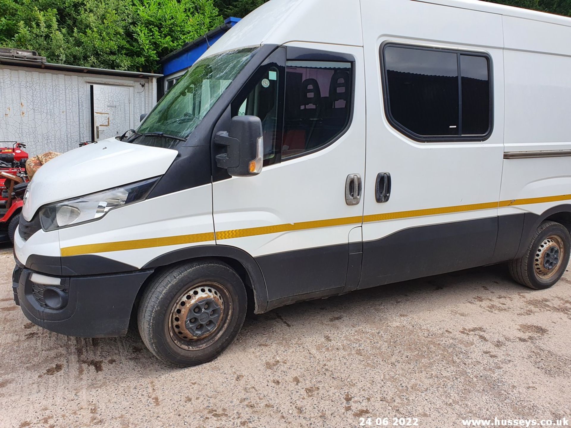 16/66 IVECO DAILY 35S18V - 2998cc Van (White, 129k) - Image 7 of 36