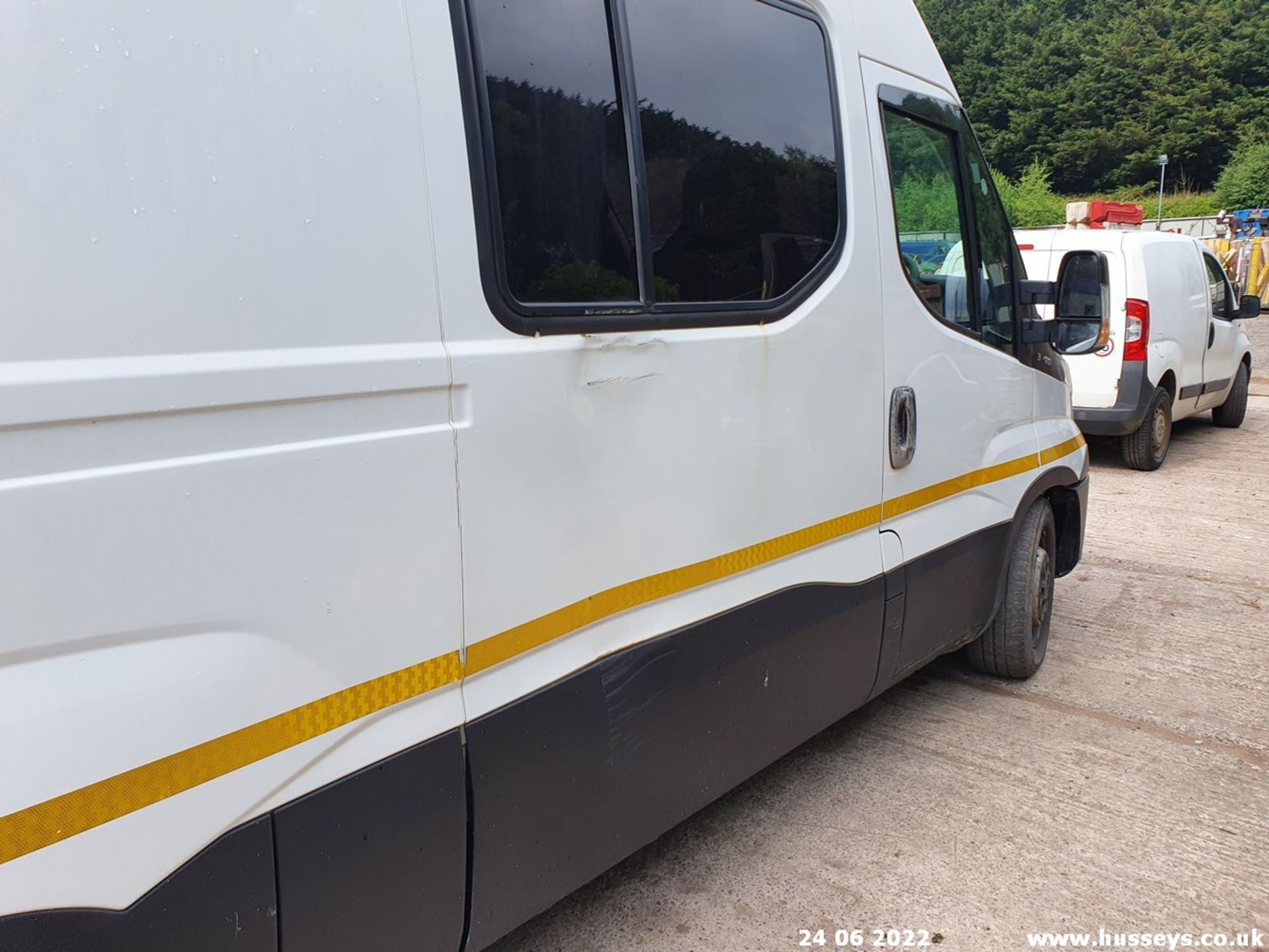 16/66 IVECO DAILY 35S18V - 2998cc Van (White, 129k) - Image 17 of 36