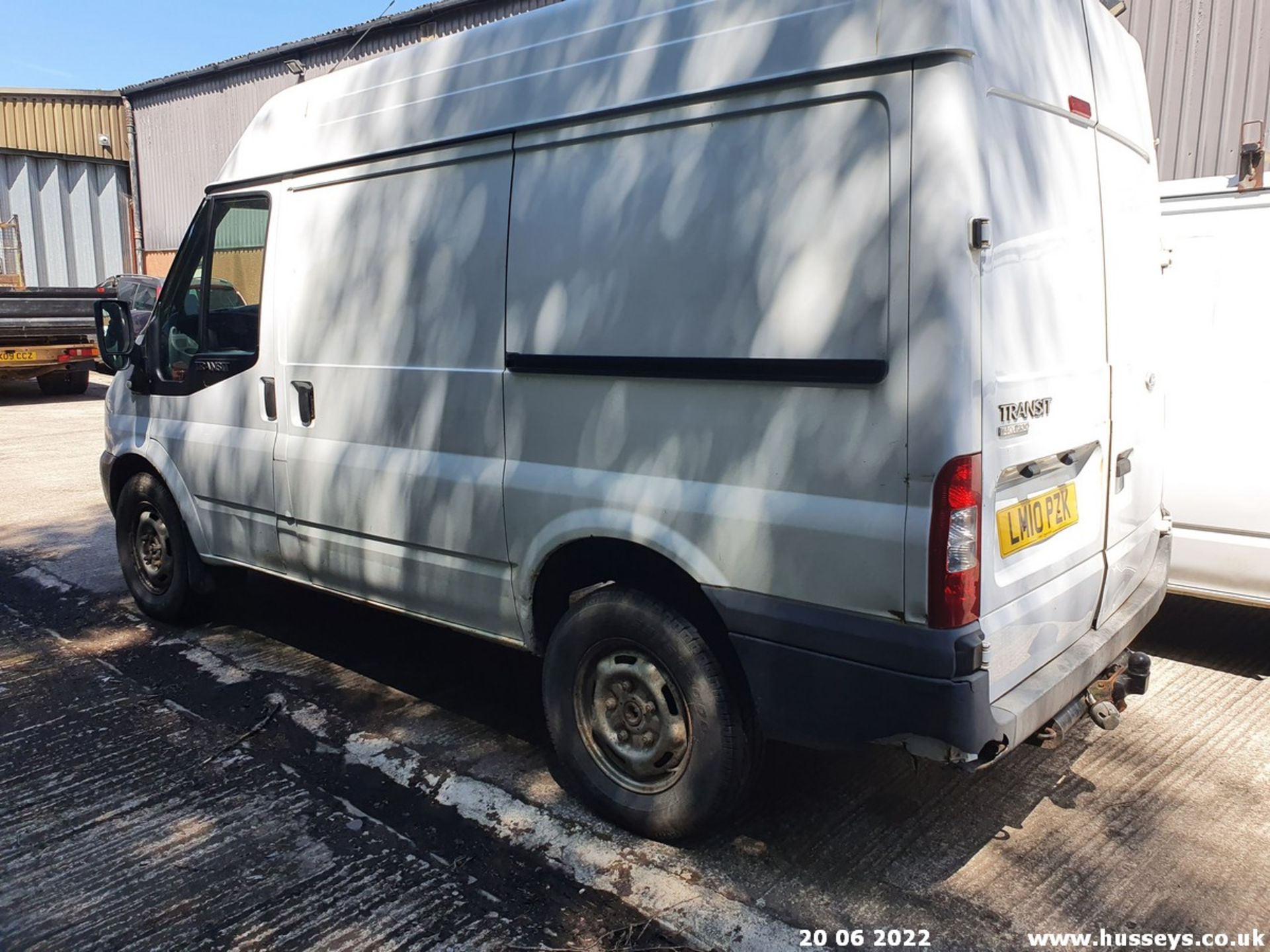10/10 FORD TRANSIT 140 T330S RWD - 2402cc 5dr Van (White, 160k) - Image 8 of 19