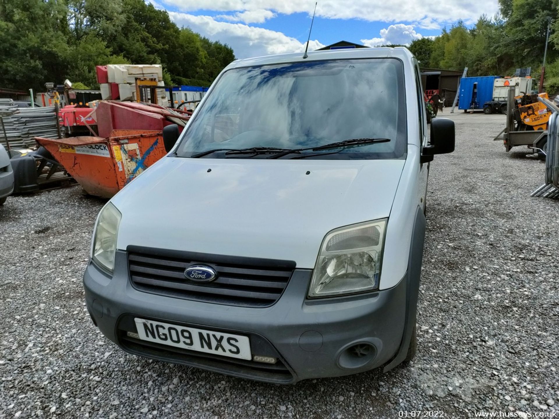 09/09 FORD TRANSIT CONNECT 90 T220 D/C - 1753cc 6dr Van (White) - Image 4 of 25