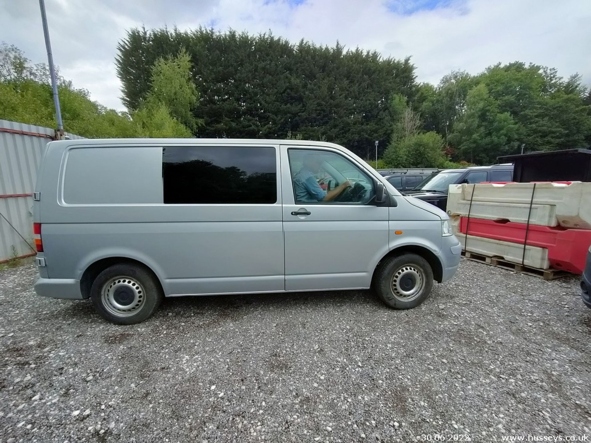 07/07 VOLKSWAGEN TRANSPORTER T28 102 TDI SWB - 1896cc Van (Silver) - Image 21 of 34