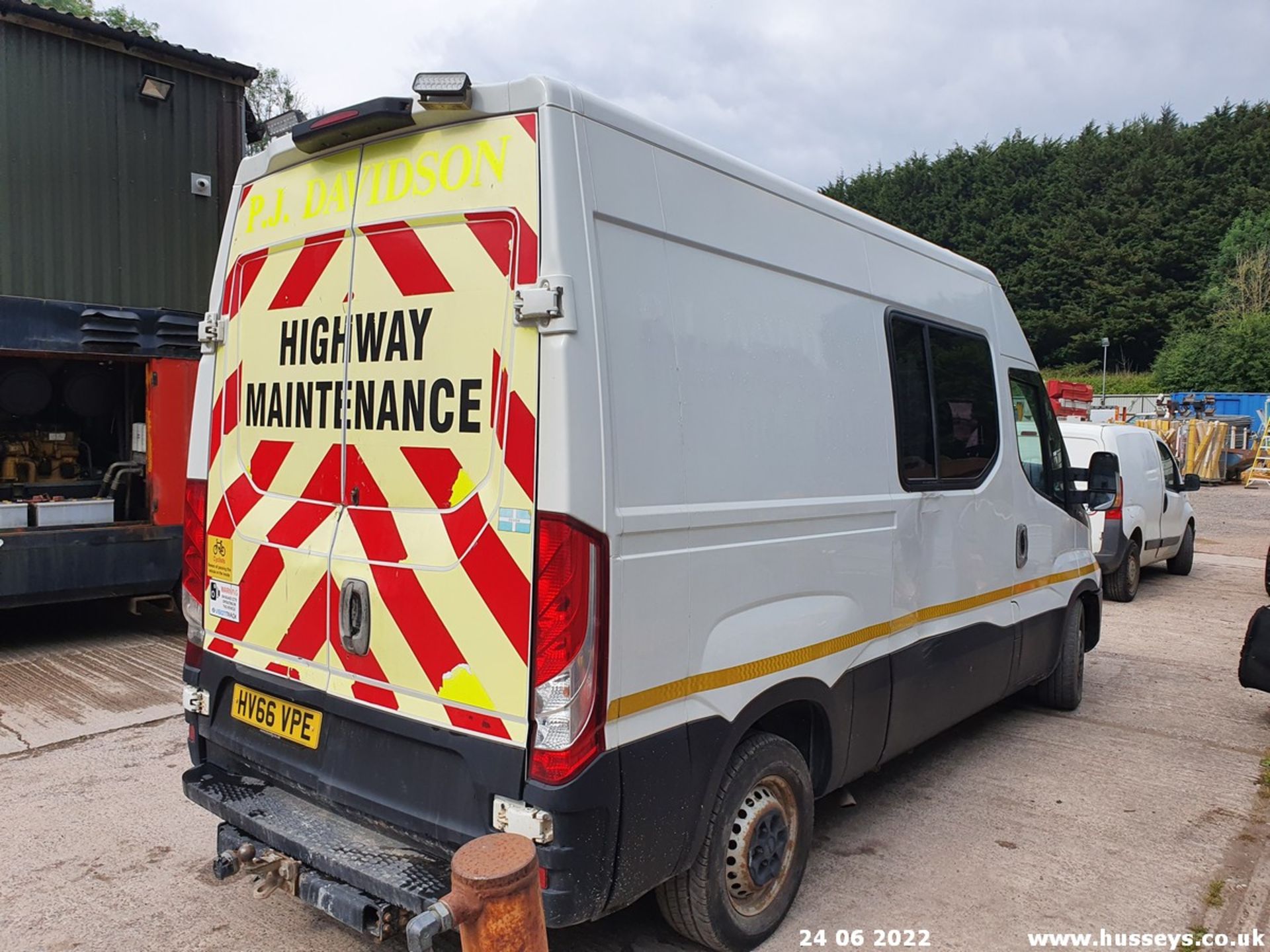 16/66 IVECO DAILY 35S18V - 2998cc Van (White, 129k) - Image 15 of 36