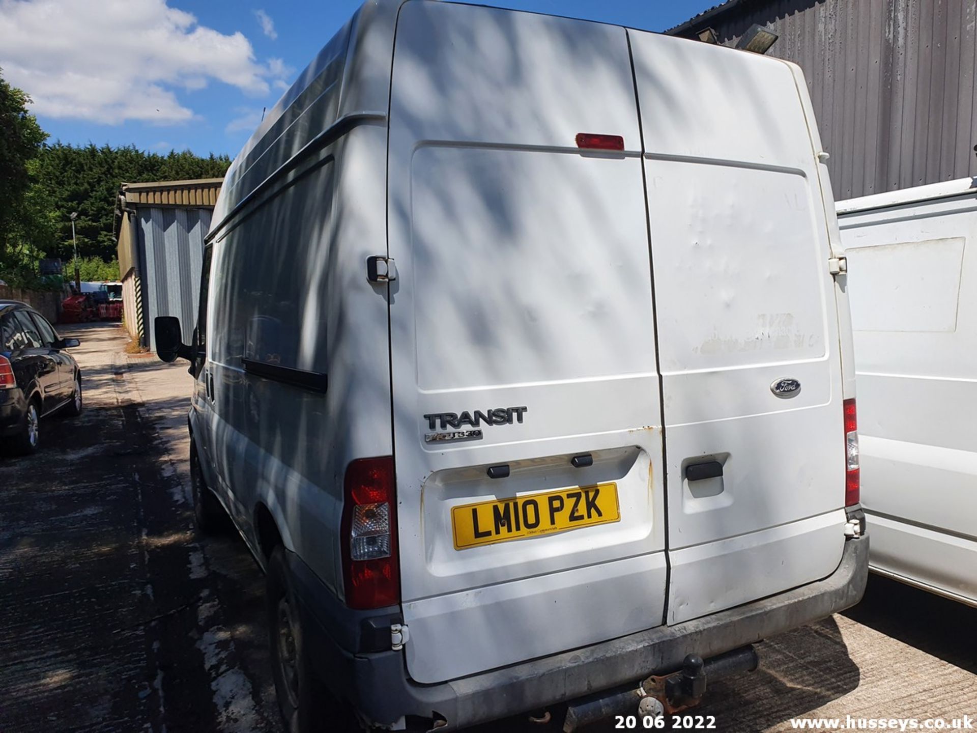 10/10 FORD TRANSIT 140 T330S RWD - 2402cc 5dr Van (White, 160k) - Image 11 of 19