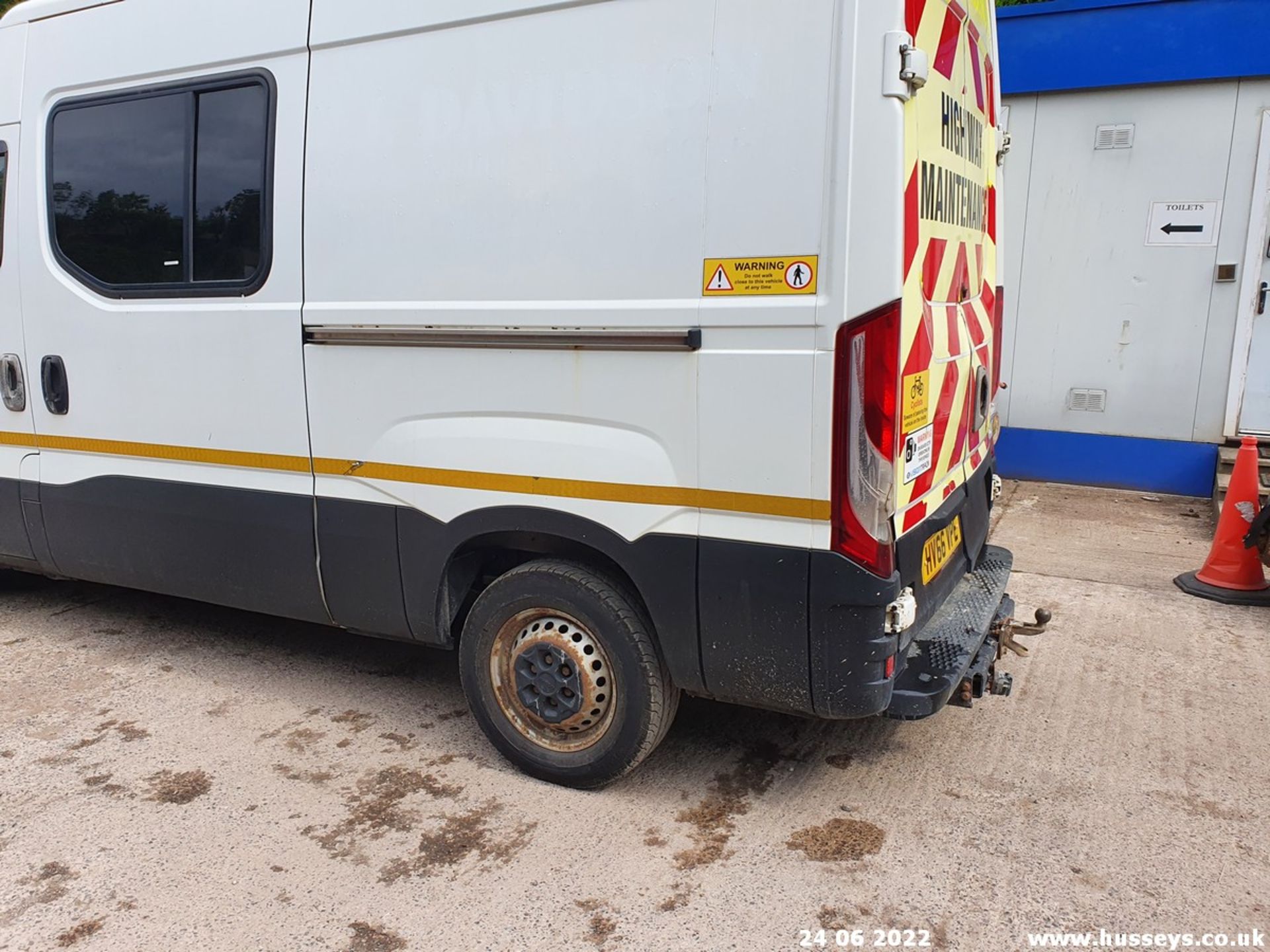 16/66 IVECO DAILY 35S18V - 2998cc Van (White, 129k) - Image 9 of 36