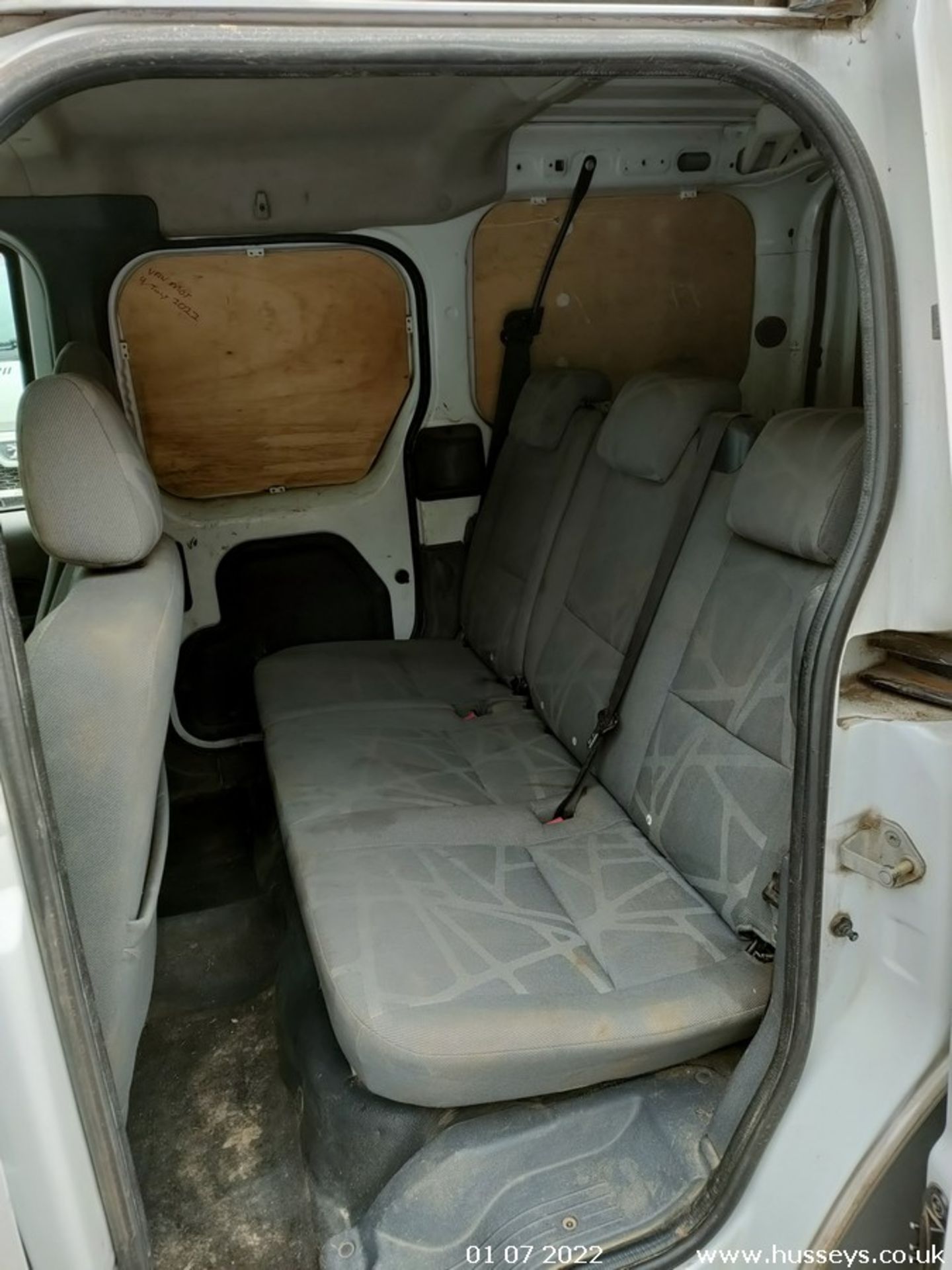 09/09 FORD TRANSIT CONNECT 90 T220 D/C - 1753cc 6dr Van (White) - Image 8 of 25