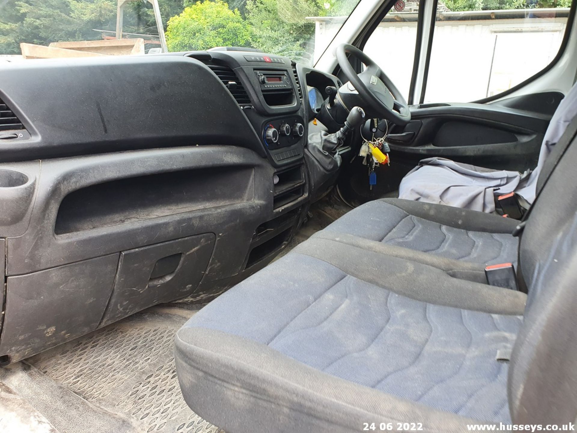 16/66 IVECO DAILY 35S18V - 2998cc Van (White, 129k) - Image 2 of 36