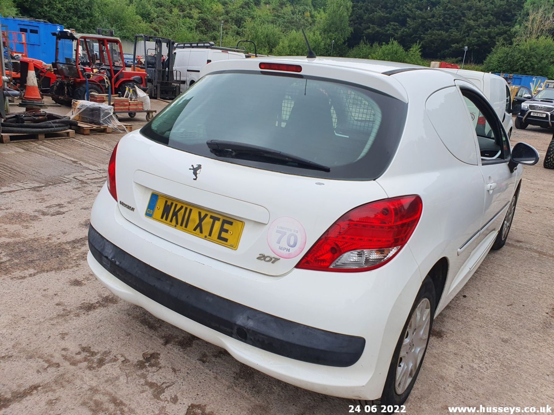 11/11 PEUGEOT 207 HDI - 1398cc 3dr Van (White, 61k) - Image 11 of 21