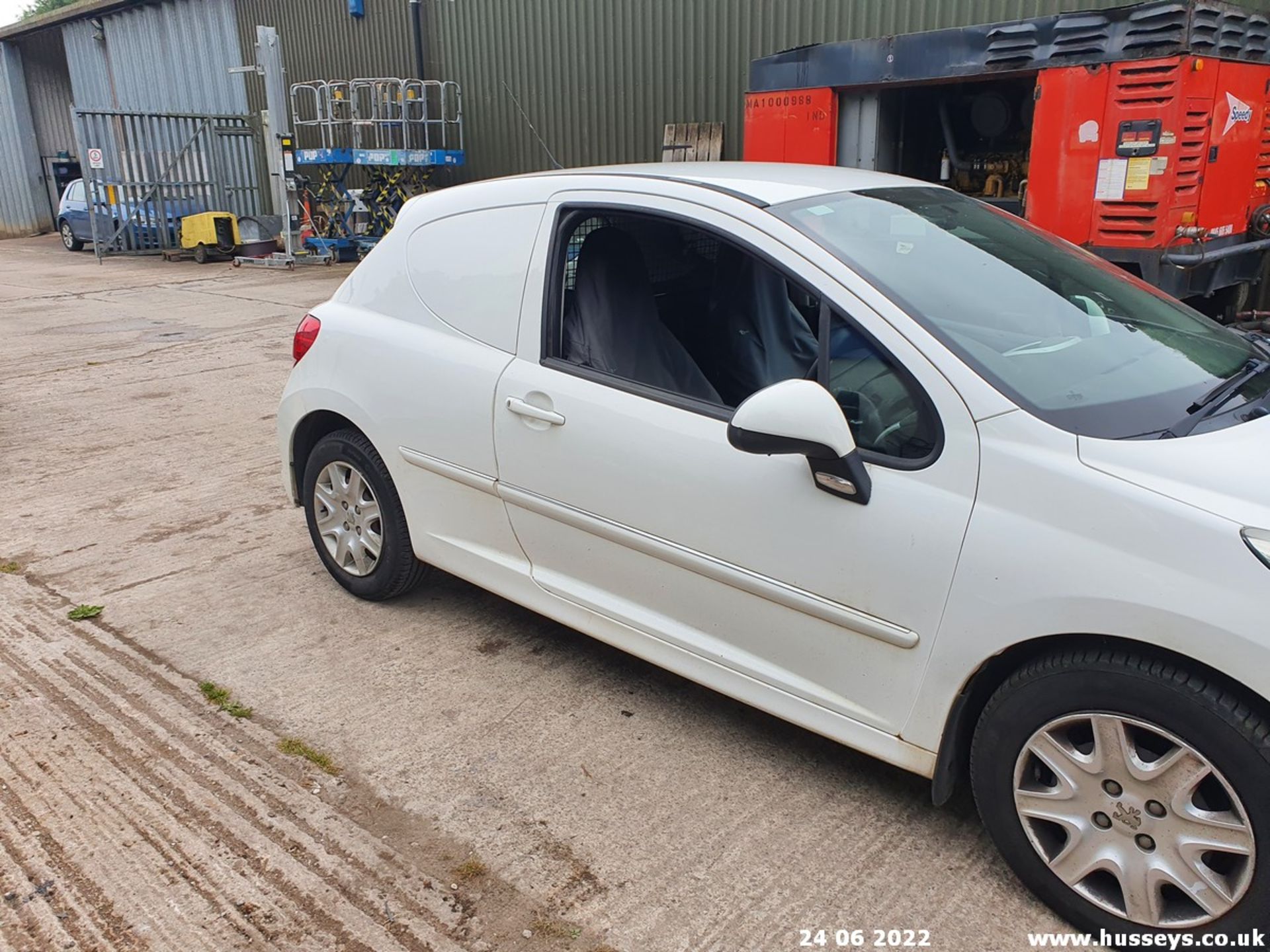 11/11 PEUGEOT 207 HDI - 1398cc 3dr Van (White, 61k) - Image 9 of 21