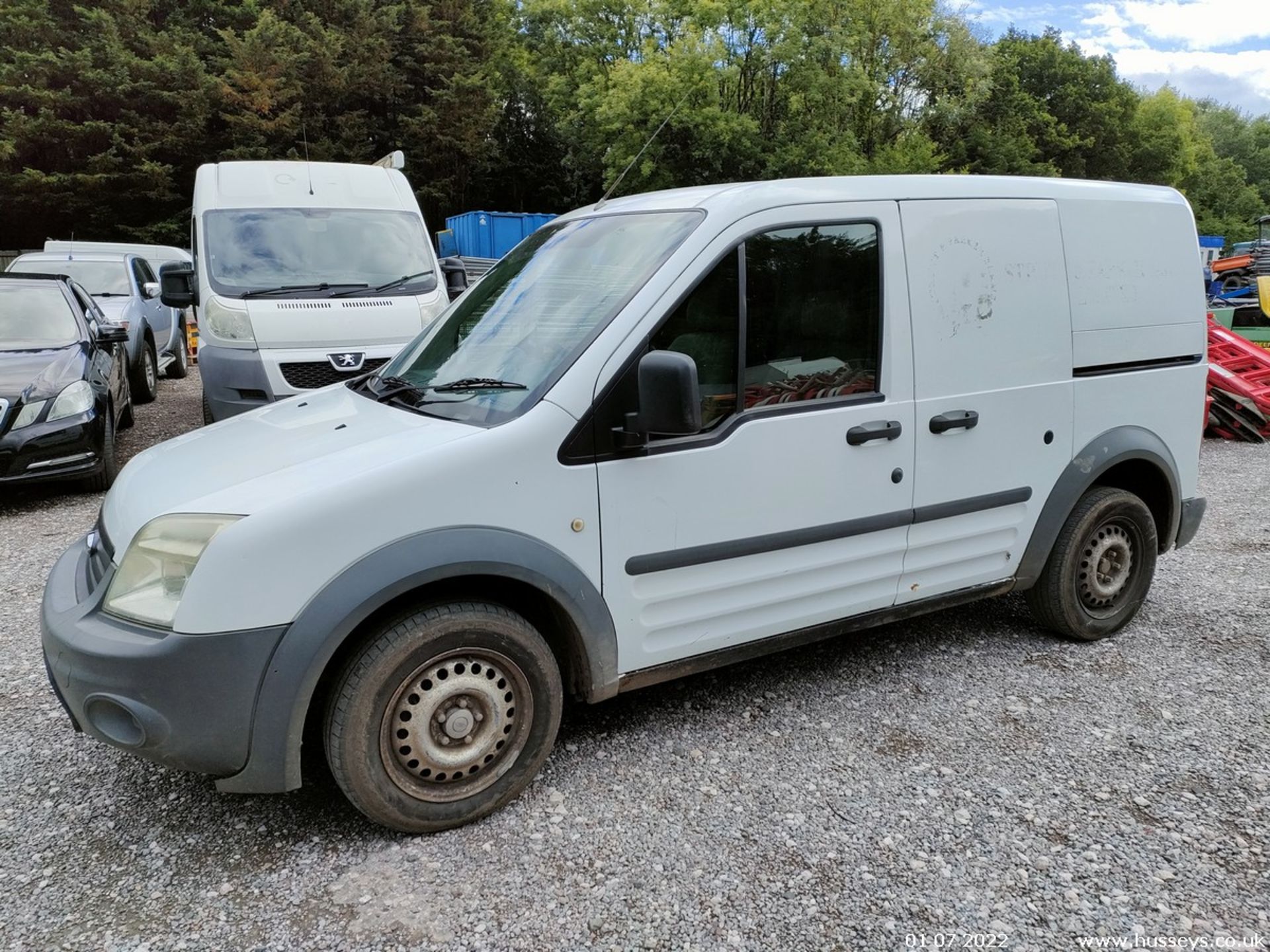 09/09 FORD TRANSIT CONNECT 90 T220 D/C - 1753cc 6dr Van (White) - Image 7 of 25