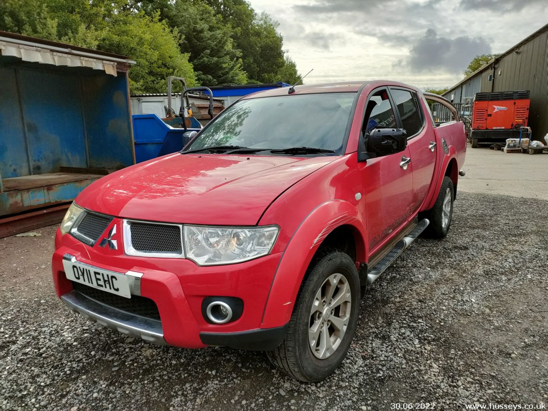 11/11 MITSUBISHI L200 BARB LB DCB DI-D 4X4 - 2477cc 4dr Pickup (Red) - Image 5 of 23