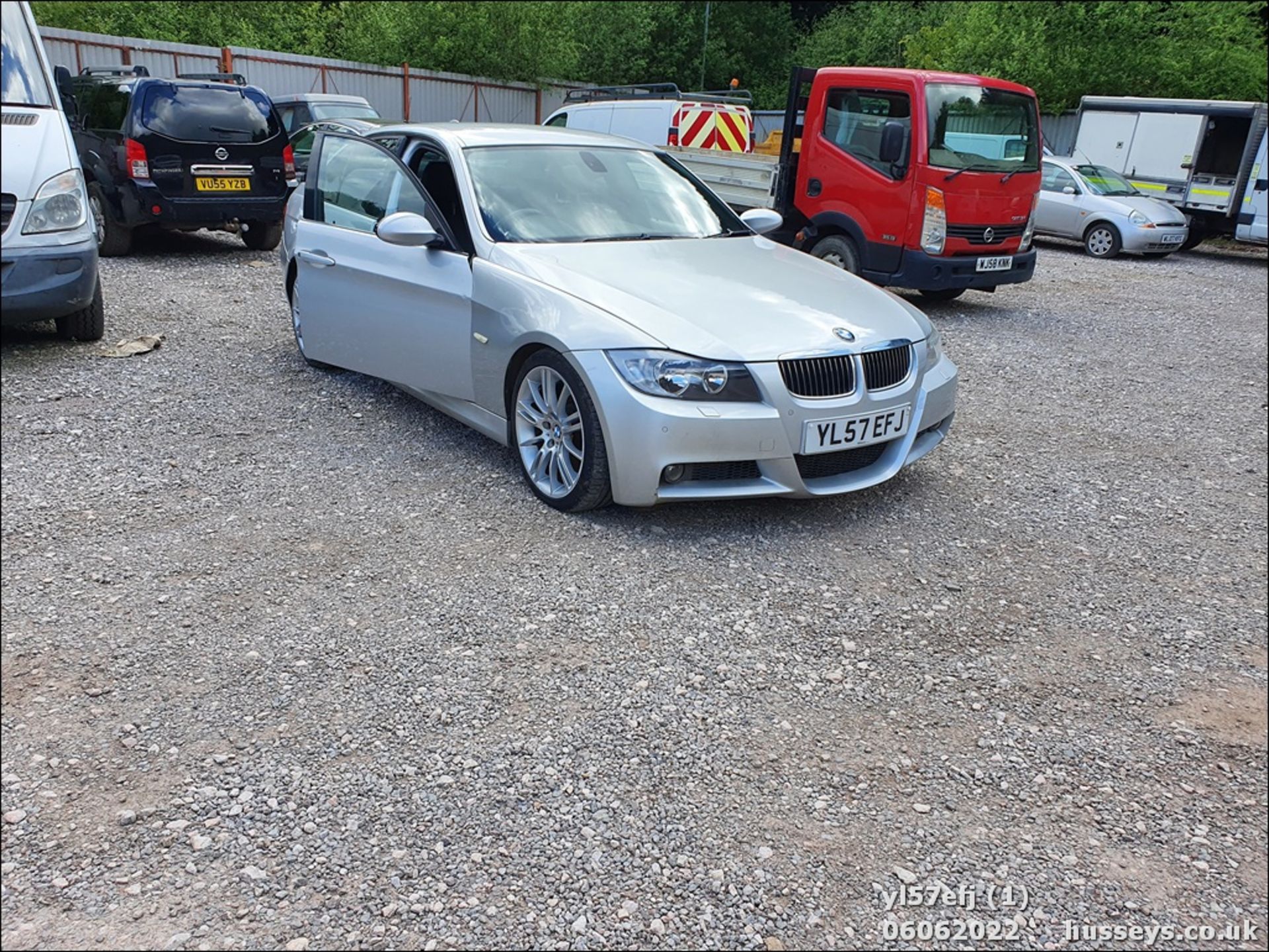 08/57 BMW 330D M SPORT AUTO - 2993cc 4dr Saloon (Silver) - Image 2 of 40