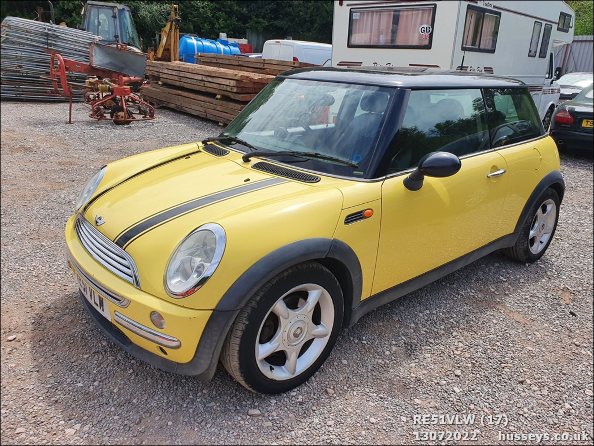 01/51 MINI MINI COOPER - 1598cc 3dr Hatchback (Yellow, 133k) - Image 17 of 33