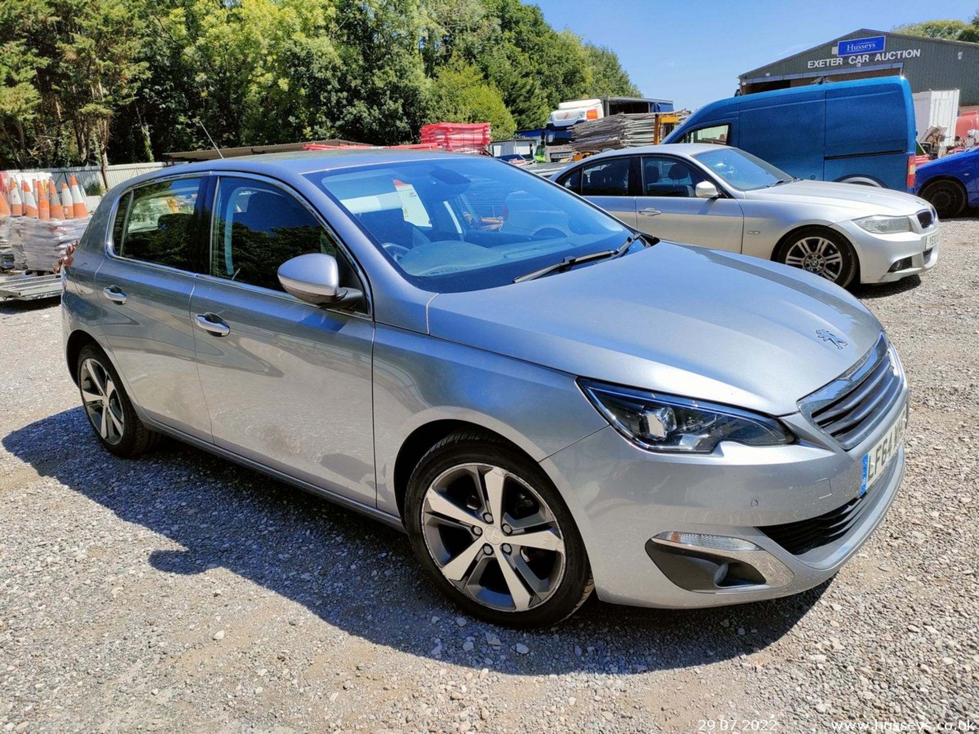 14/64 PEUGEOT 308 ALLURE E-THP - 1199cc 5dr Hatchback (Grey, 21k) - Image 14 of 22