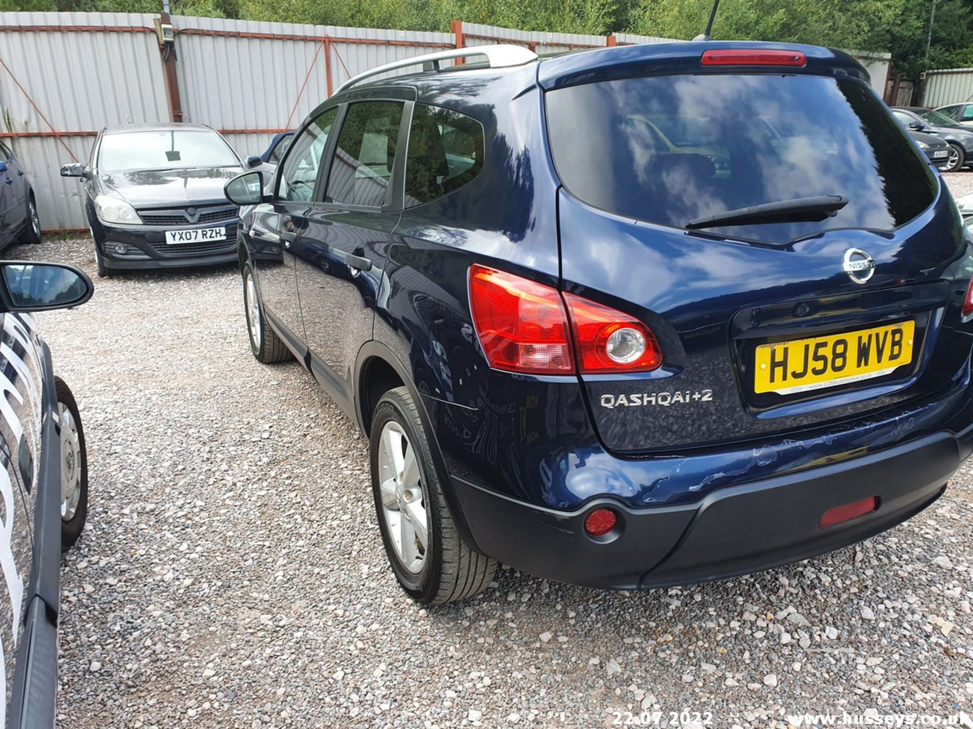 08/58 NISSAN QASHQAI VISIA + 2 - 1997cc 5dr Hatchback (Blue, 99k) - Image 21 of 33