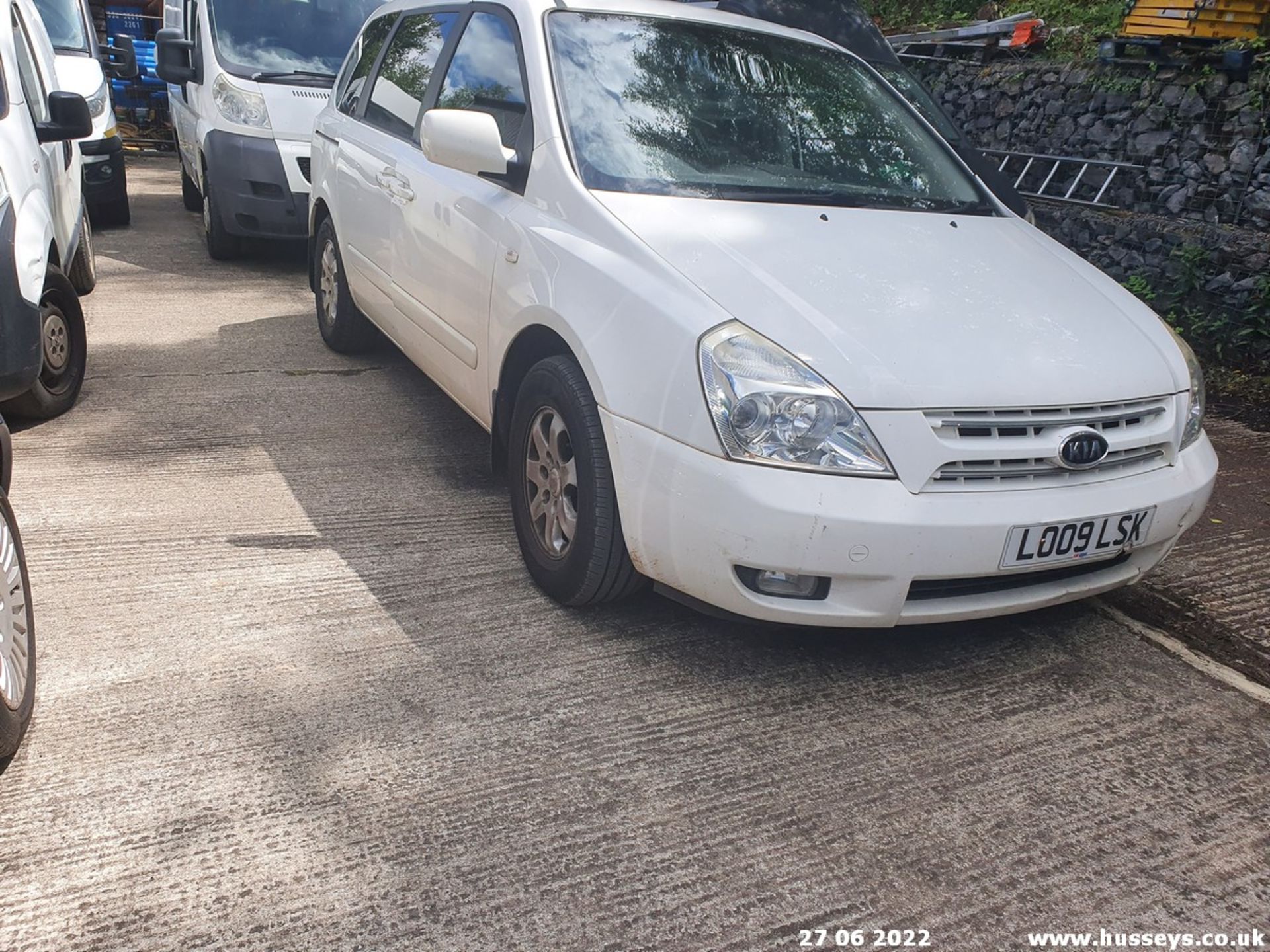 09/09 KIA SEDONA LS - 2902cc 5dr MPV (White) - Image 21 of 27