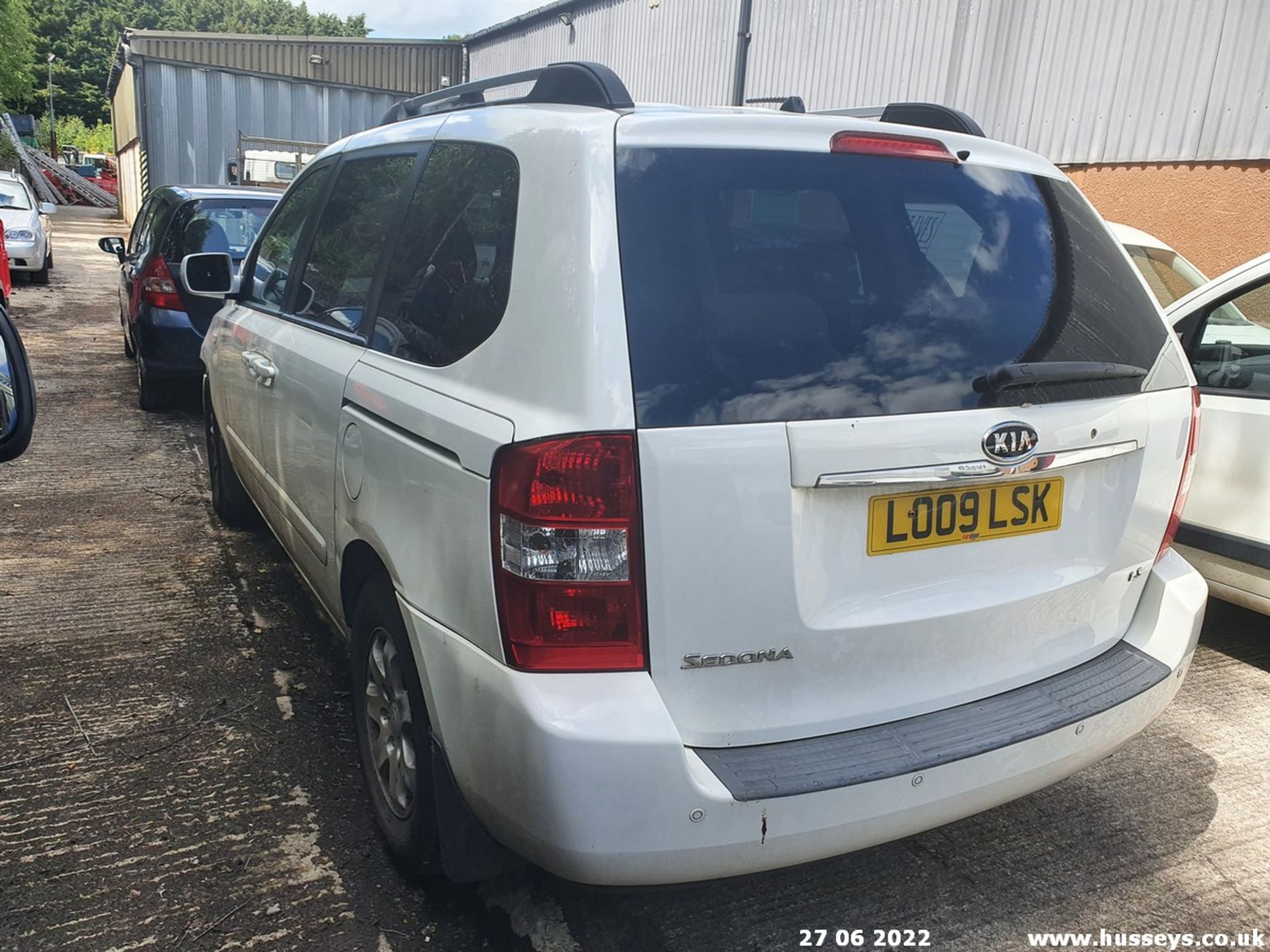 09/09 KIA SEDONA LS - 2902cc 5dr MPV (White) - Image 12 of 27