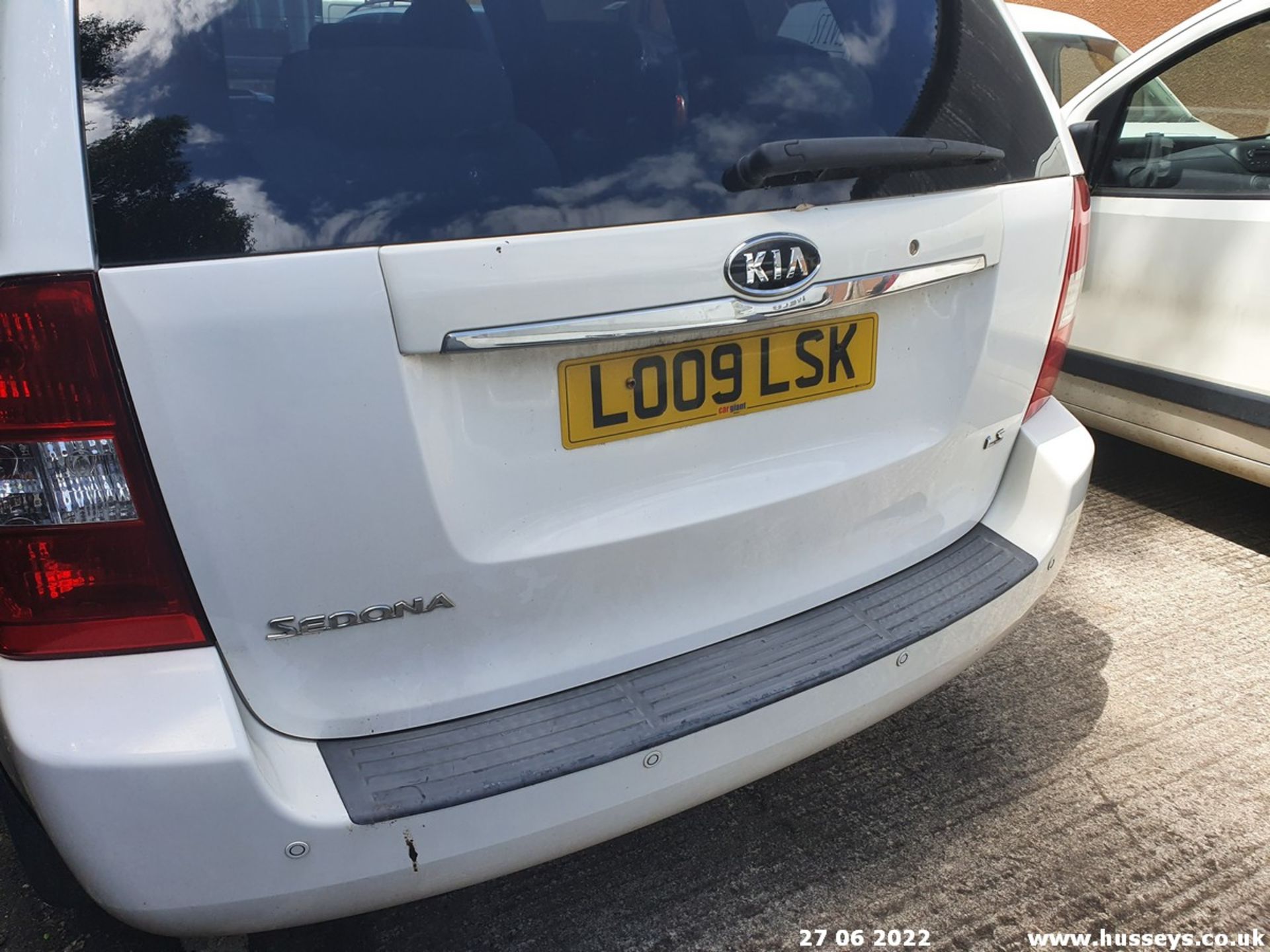 09/09 KIA SEDONA LS - 2902cc 5dr MPV (White) - Image 13 of 27