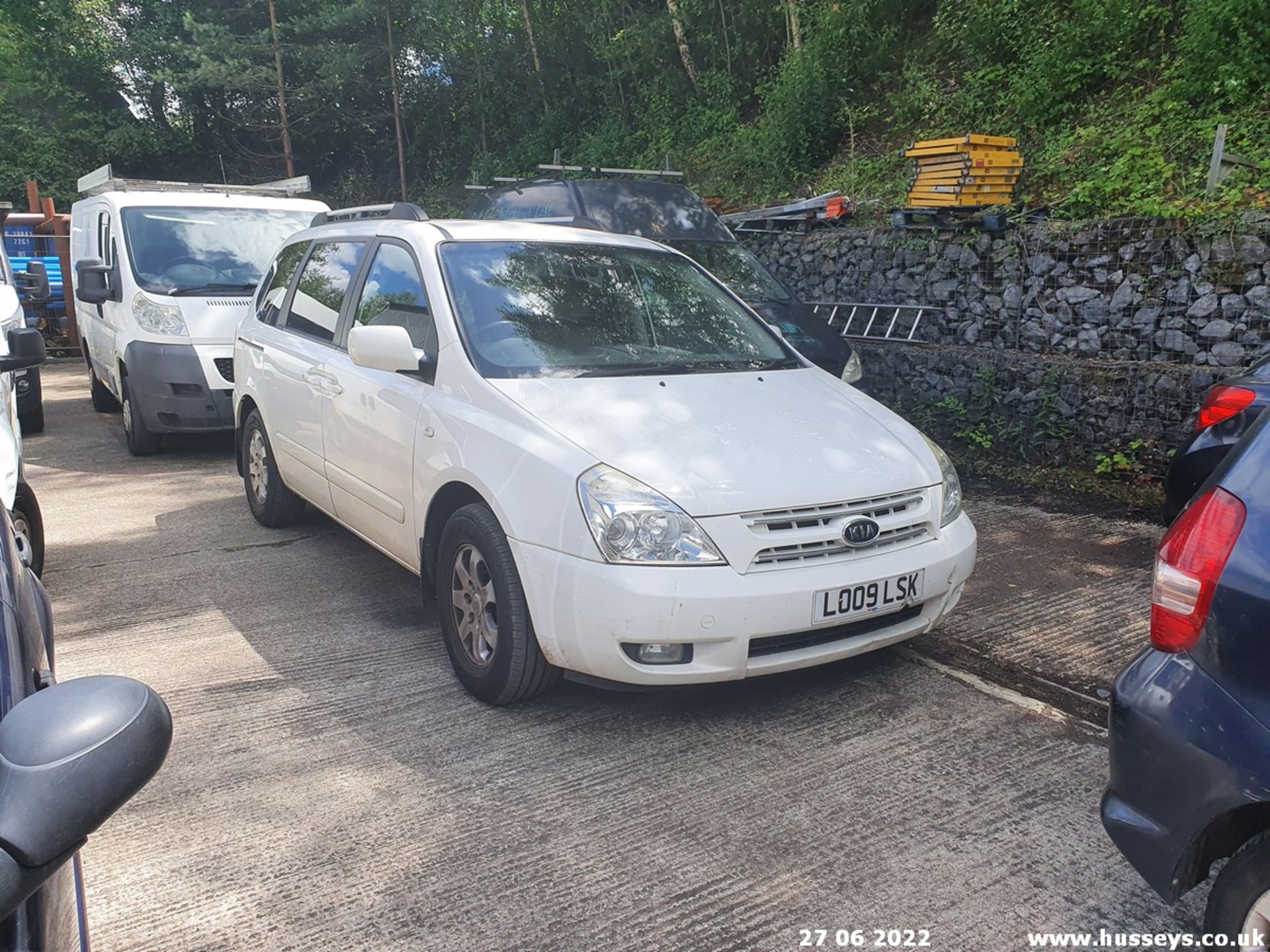 09/09 KIA SEDONA LS - 2902cc 5dr MPV (White) - Image 3 of 27