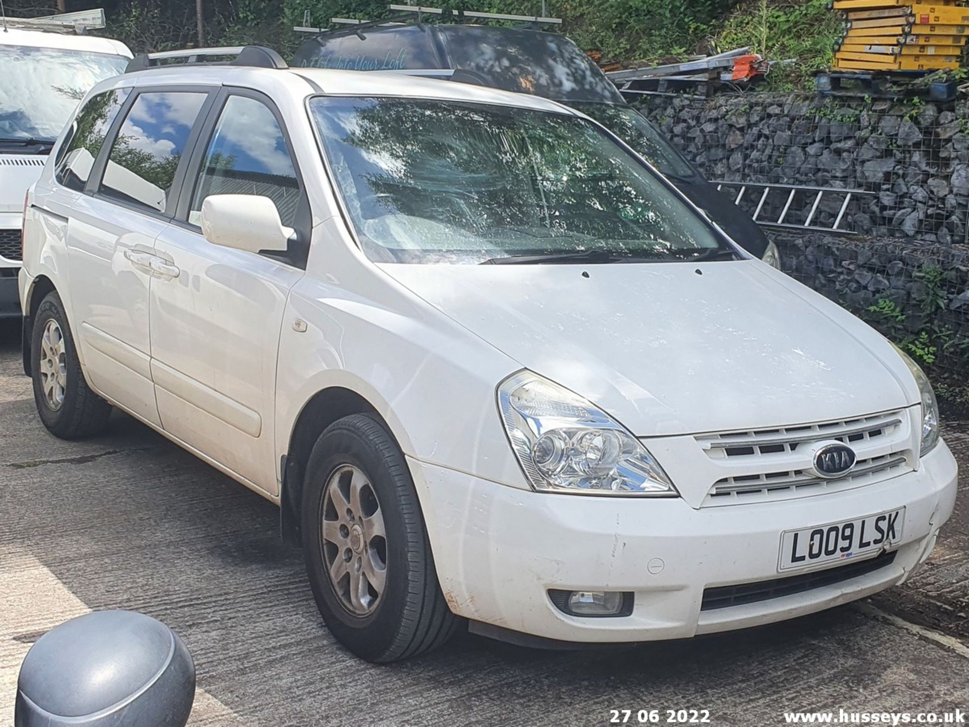 09/09 KIA SEDONA LS - 2902cc 5dr MPV (White)