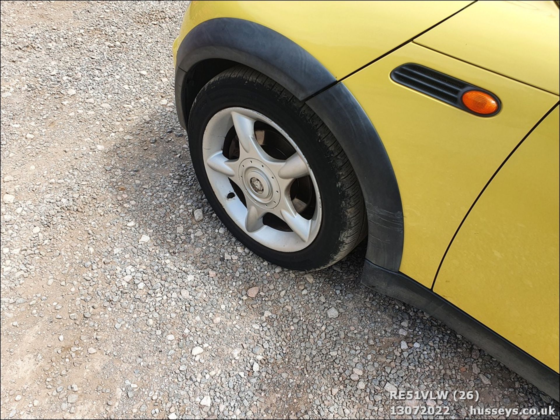 01/51 MINI MINI COOPER - 1598cc 3dr Hatchback (Yellow, 133k) - Image 26 of 33