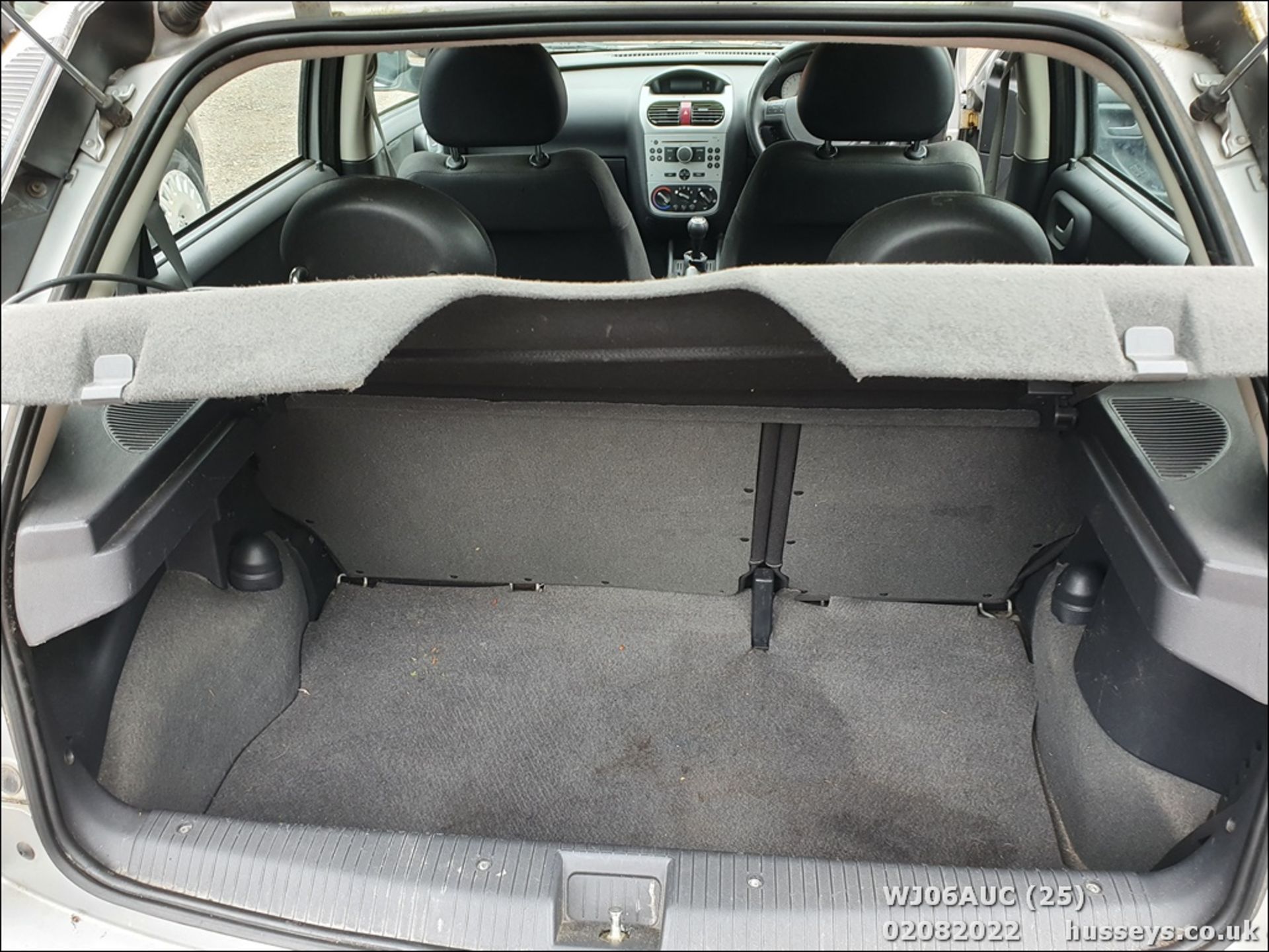 06/06 VAUXHALL CORSA ACTIVE CDTI - 1248cc 5dr Hatchback (Silver, 109k) - Image 26 of 27