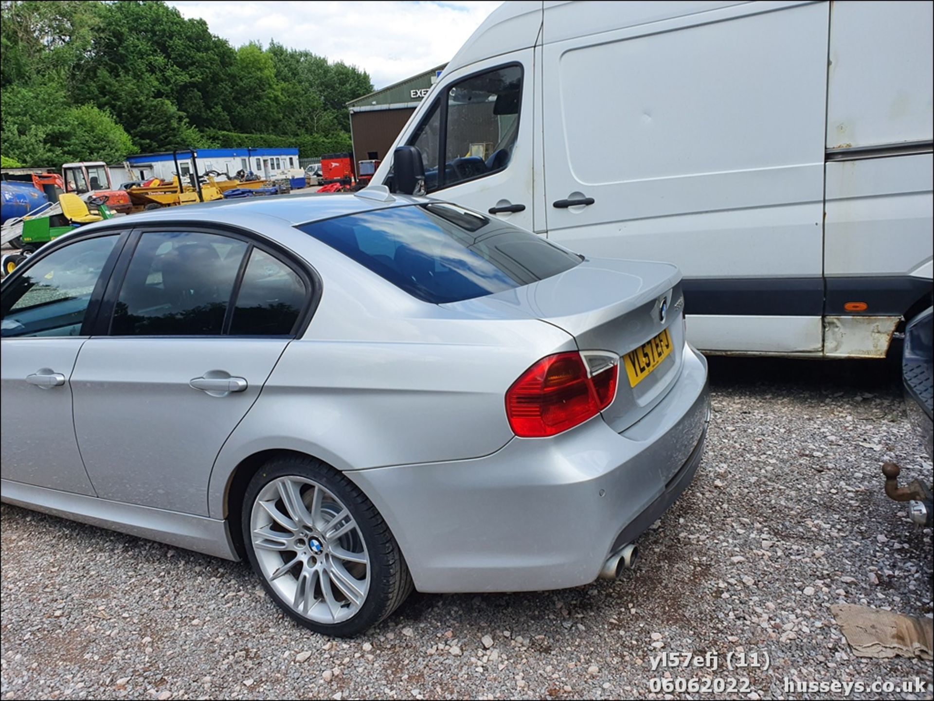 08/57 BMW 330D M SPORT AUTO - 2993cc 4dr Saloon (Silver) - Image 11 of 39