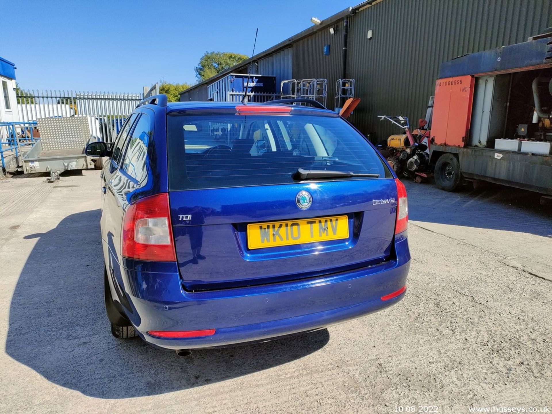 10/10 SKODA OCTAVIA ELEGANCE TDI CR - 1598cc 5dr Estate (Blue, 130k) - Image 6 of 21