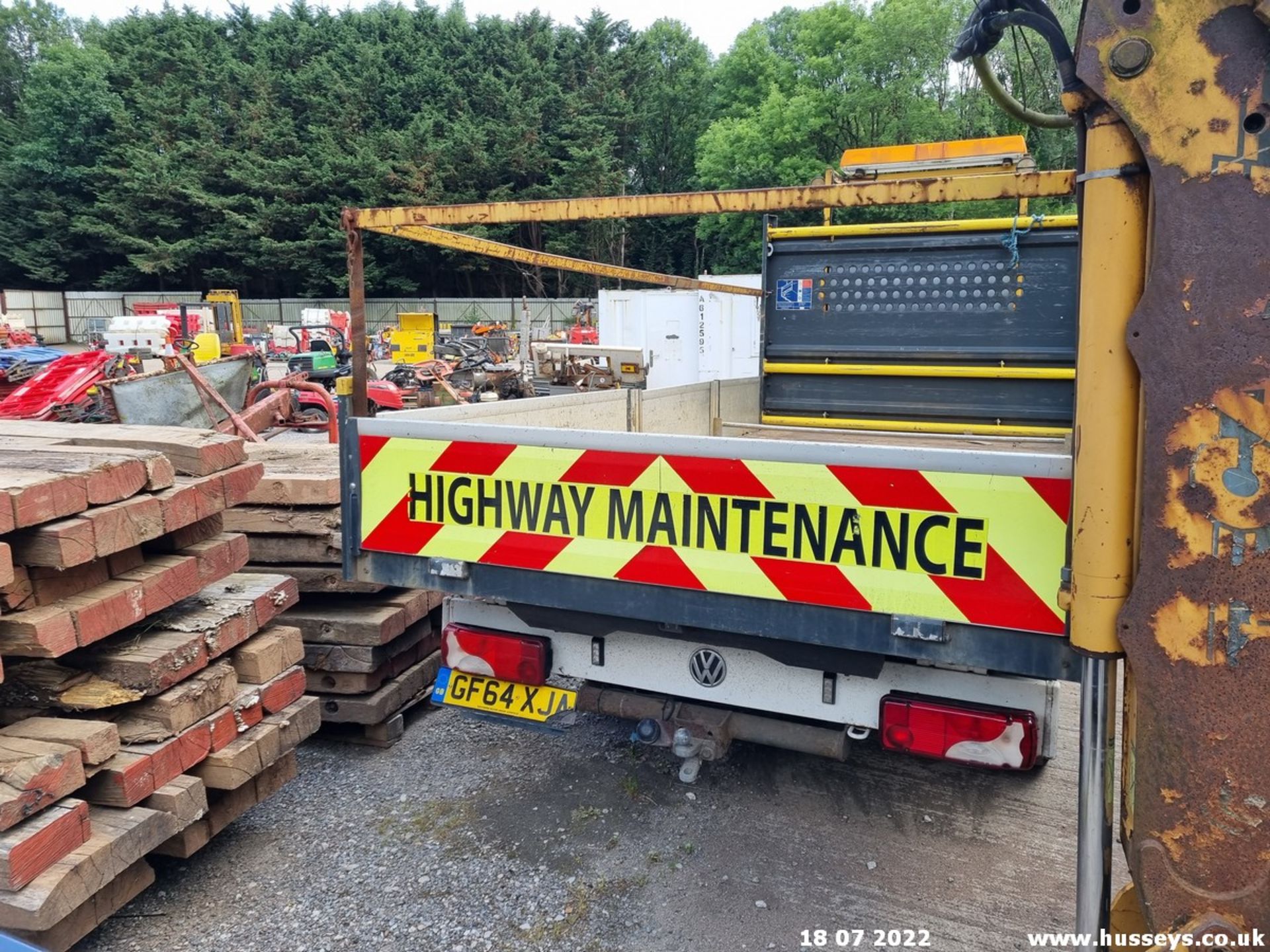 14/64 VOLKSWAGEN CRAFTER CR35 TDI - 1968cc 2dr Flat Bed (White, 221k) - Image 17 of 21