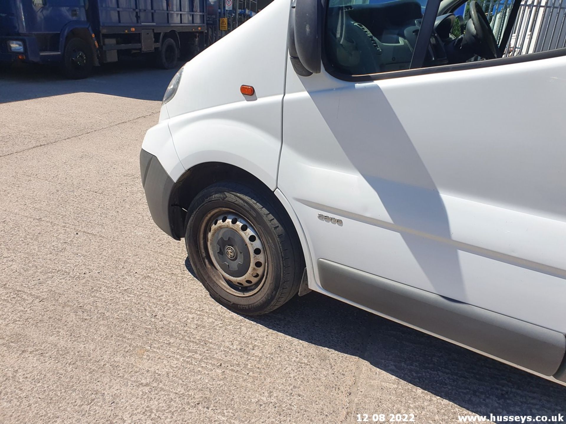 14/14 VAUXHALL VIVARO 2900 CDTI LWB - 1995cc 5dr Van (White, 142k) - Image 40 of 46