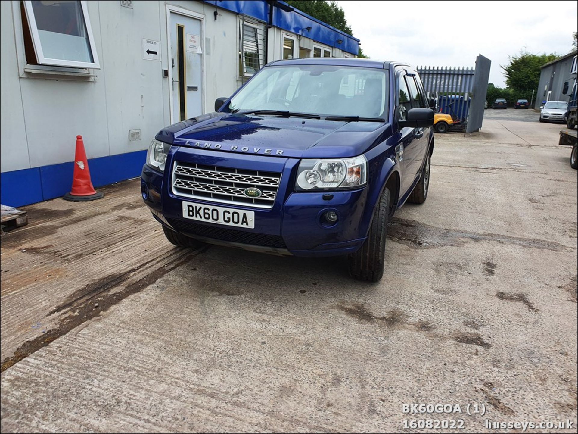 10/60 LAND ROVER FREELANDER HSE TD4 AUTO - 2179cc 5dr Estate (Blue, 118k) - Image 8 of 35