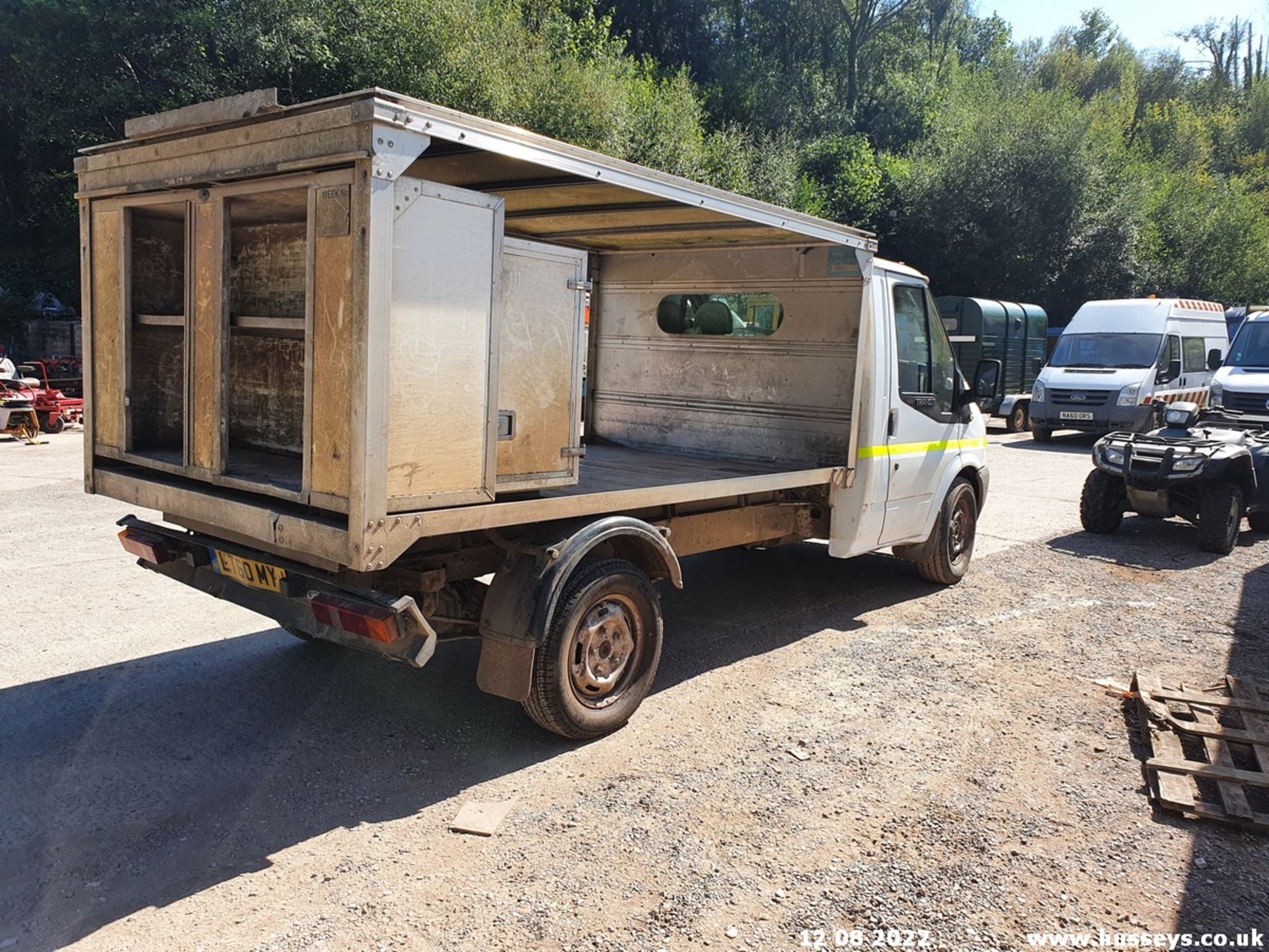 10/60 FORD TRANSIT 100 T350M RWD MILK FLOAT - 2402cc 2dr (White) - Image 10 of 26