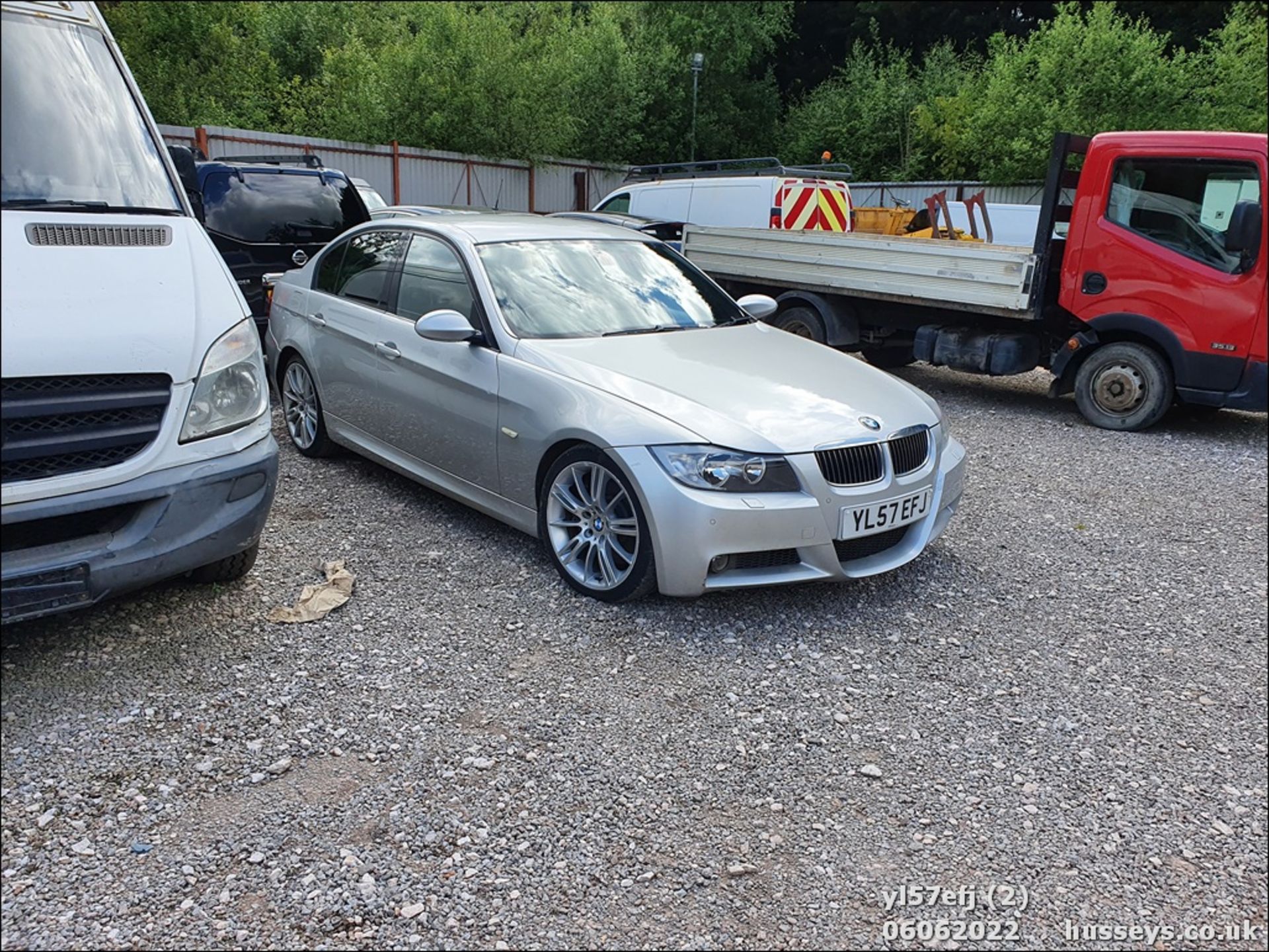 08/57 BMW 330D M SPORT AUTO - 2993cc 4dr Saloon (Silver) - Image 3 of 39