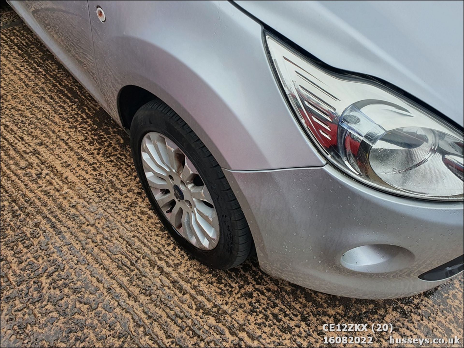 12/12 FORD KA ZETEC - 1242cc 3dr Hatchback (Silver, 59k) - Image 20 of 36