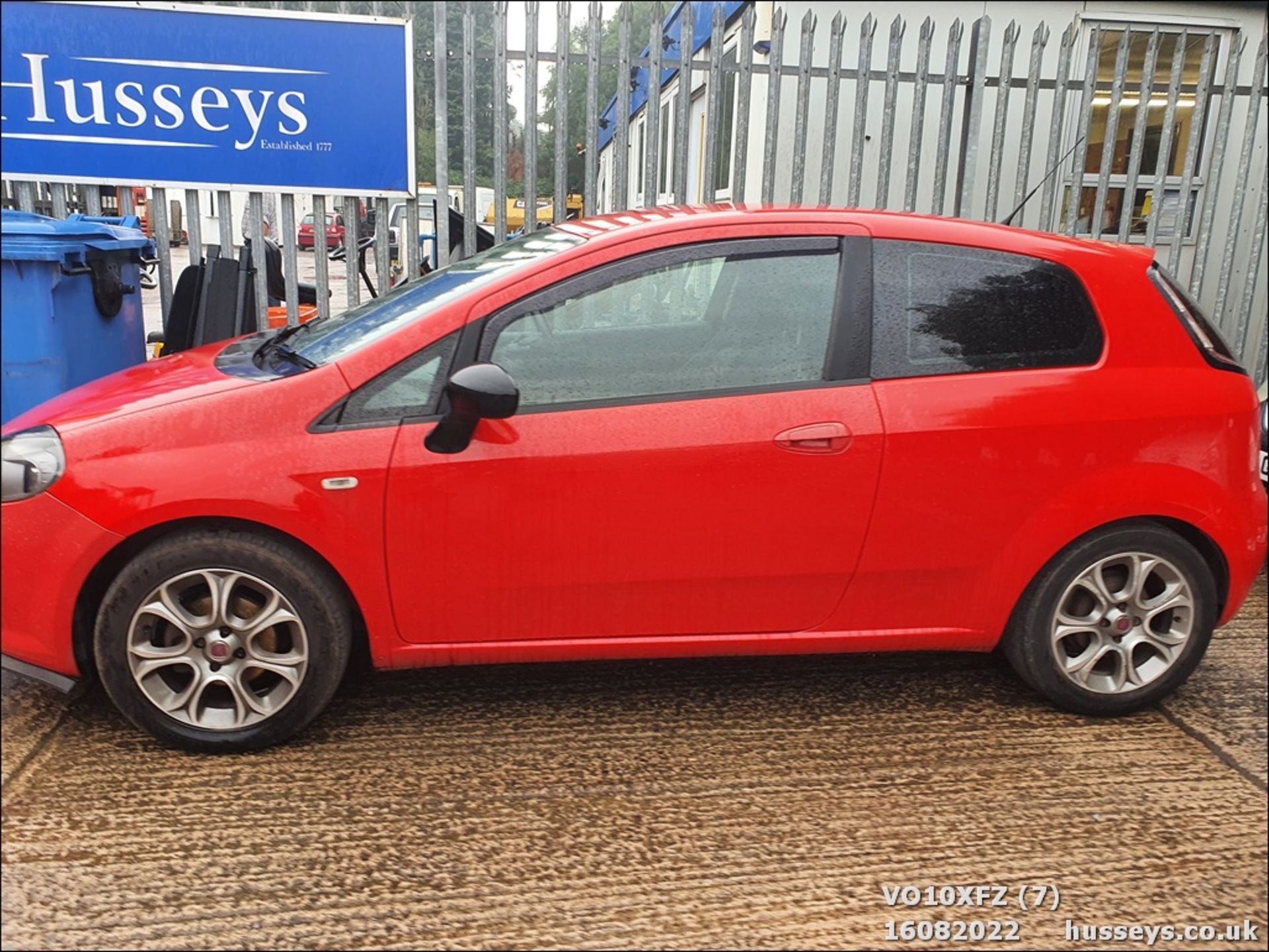 10/10 FIAT PUNTO EVO GP - 1368cc 3dr Hatchback (Red) - Image 6 of 27