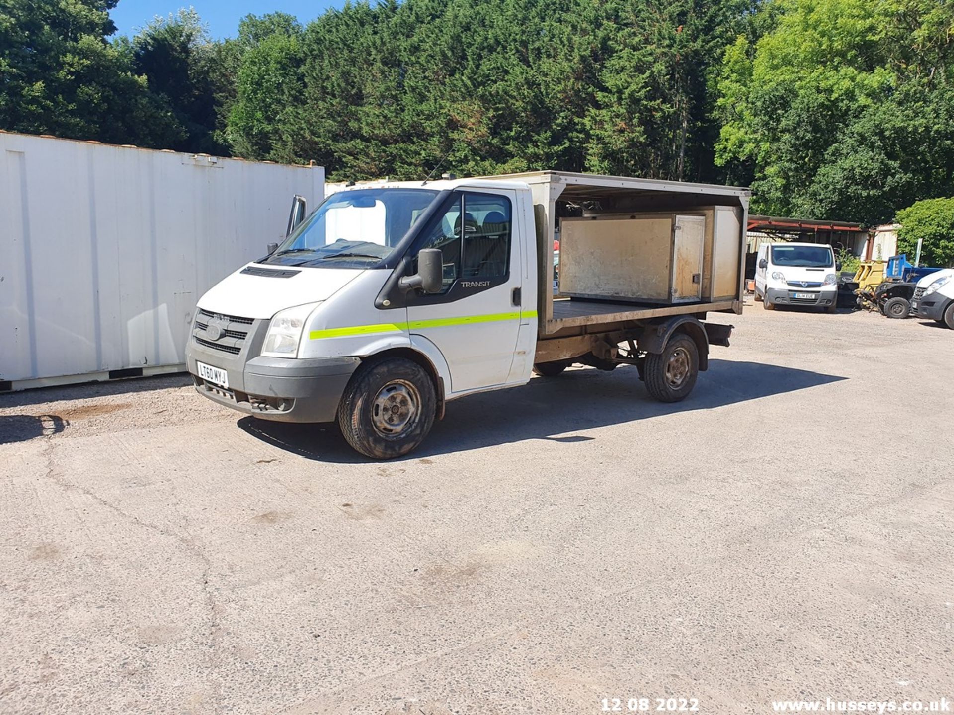 10/60 FORD TRANSIT 100 T350M RWD MILK FLOAT - 2402cc 2dr (White) - Image 23 of 26