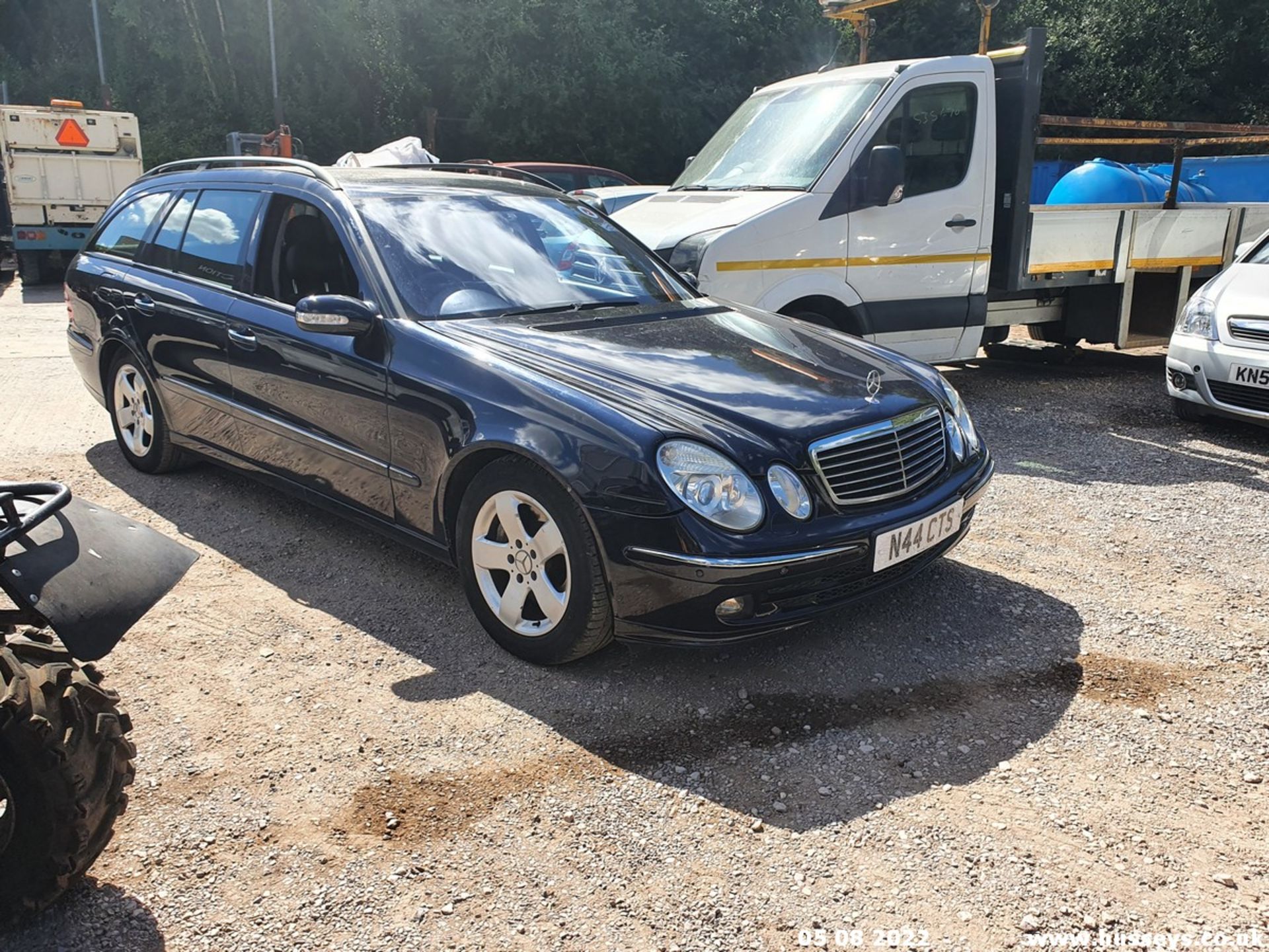 2005 MERCEDES E500 ELEGANCE AUTO - 4966cc 5dr Estate (Blue) - Image 3 of 29