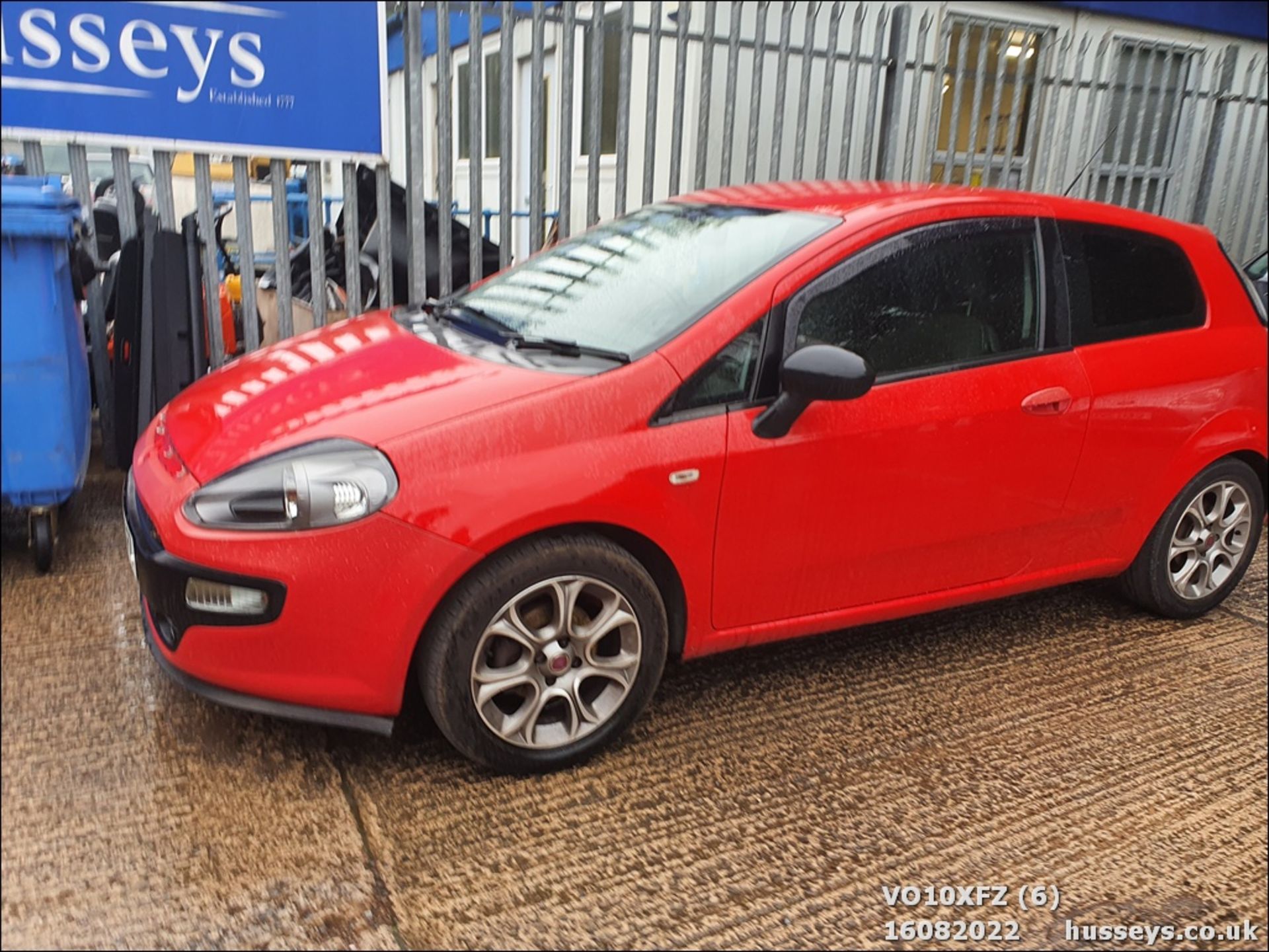 10/10 FIAT PUNTO EVO GP - 1368cc 3dr Hatchback (Red) - Image 5 of 27