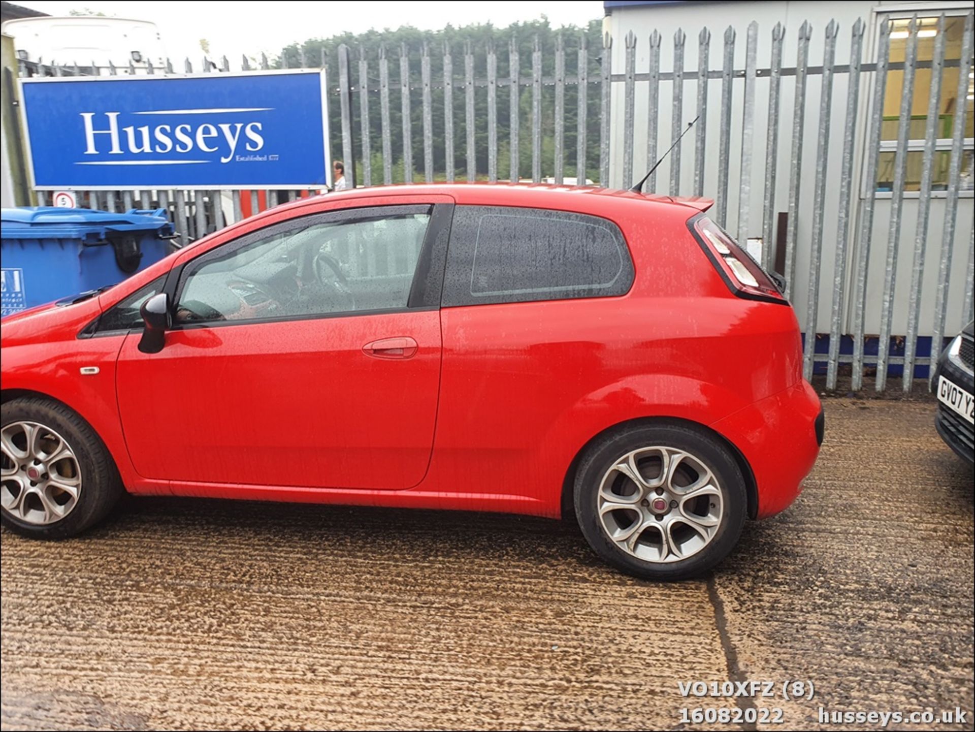 10/10 FIAT PUNTO EVO GP - 1368cc 3dr Hatchback (Red) - Image 7 of 27