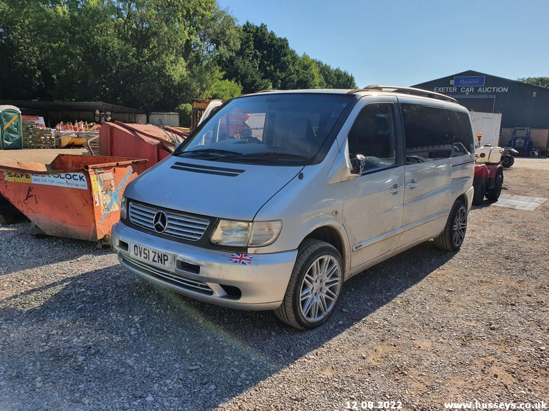 01/51 MERCEDES V220 CDI AMBIENTE AUTO - 2151cc 5dr MPV (Silver, 191k) - Image 2 of 32