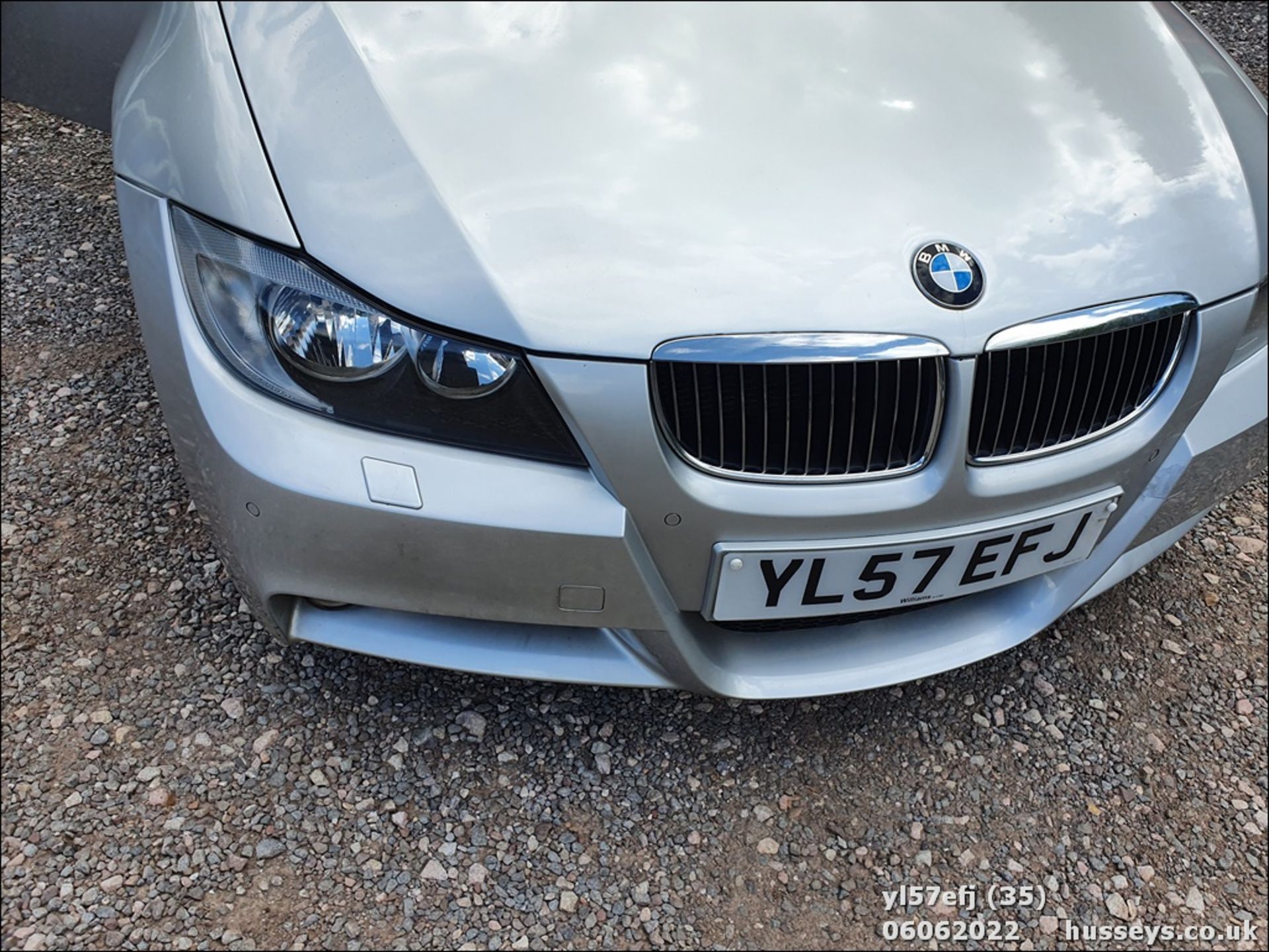 08/57 BMW 330D M SPORT AUTO - 2993cc 4dr Saloon (Silver) - Image 34 of 39