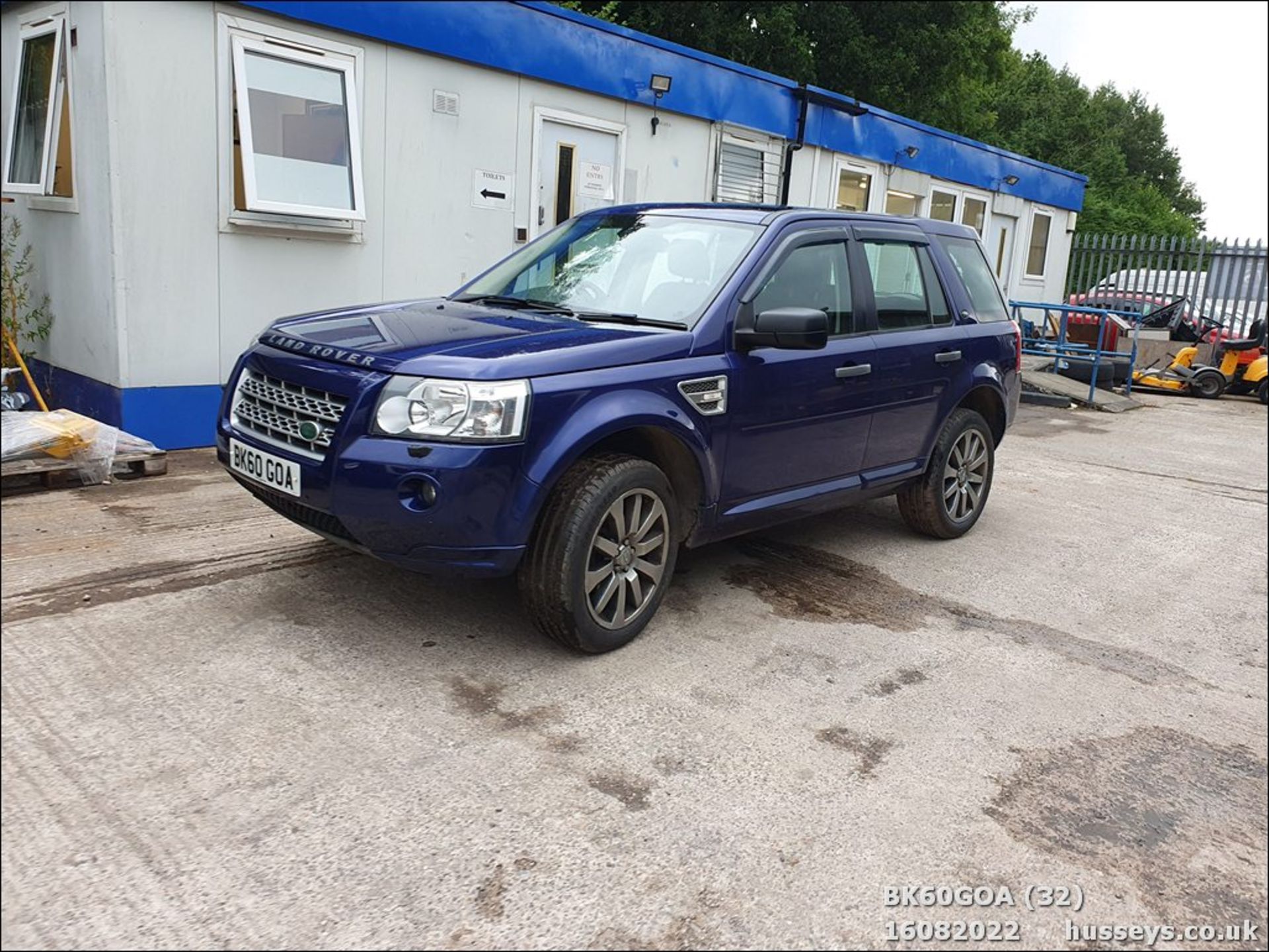 10/60 LAND ROVER FREELANDER HSE TD4 AUTO - 2179cc 5dr Estate (Blue, 118k) - Image 32 of 35