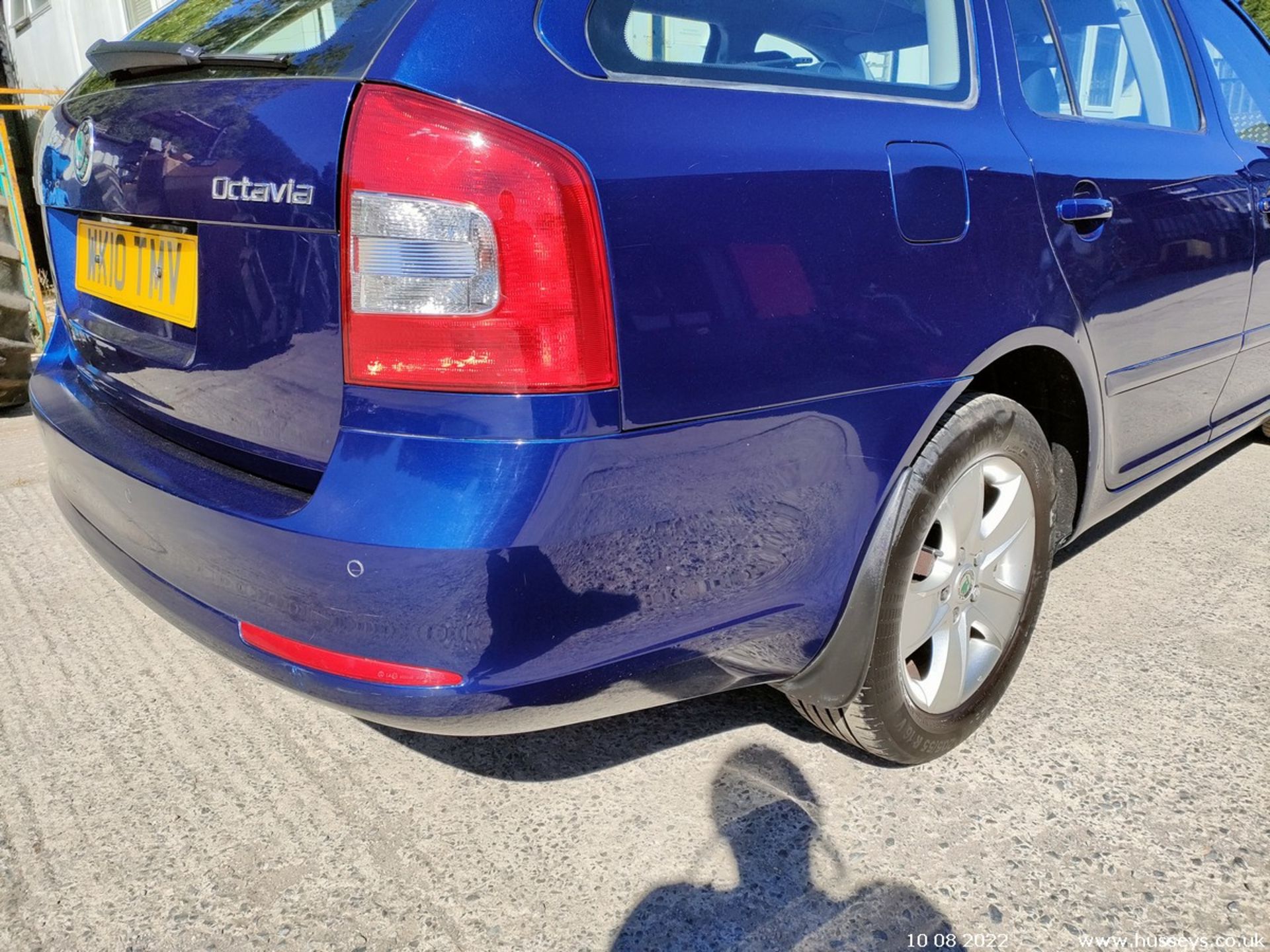 10/10 SKODA OCTAVIA ELEGANCE TDI CR - 1598cc 5dr Estate (Blue, 130k) - Image 9 of 21