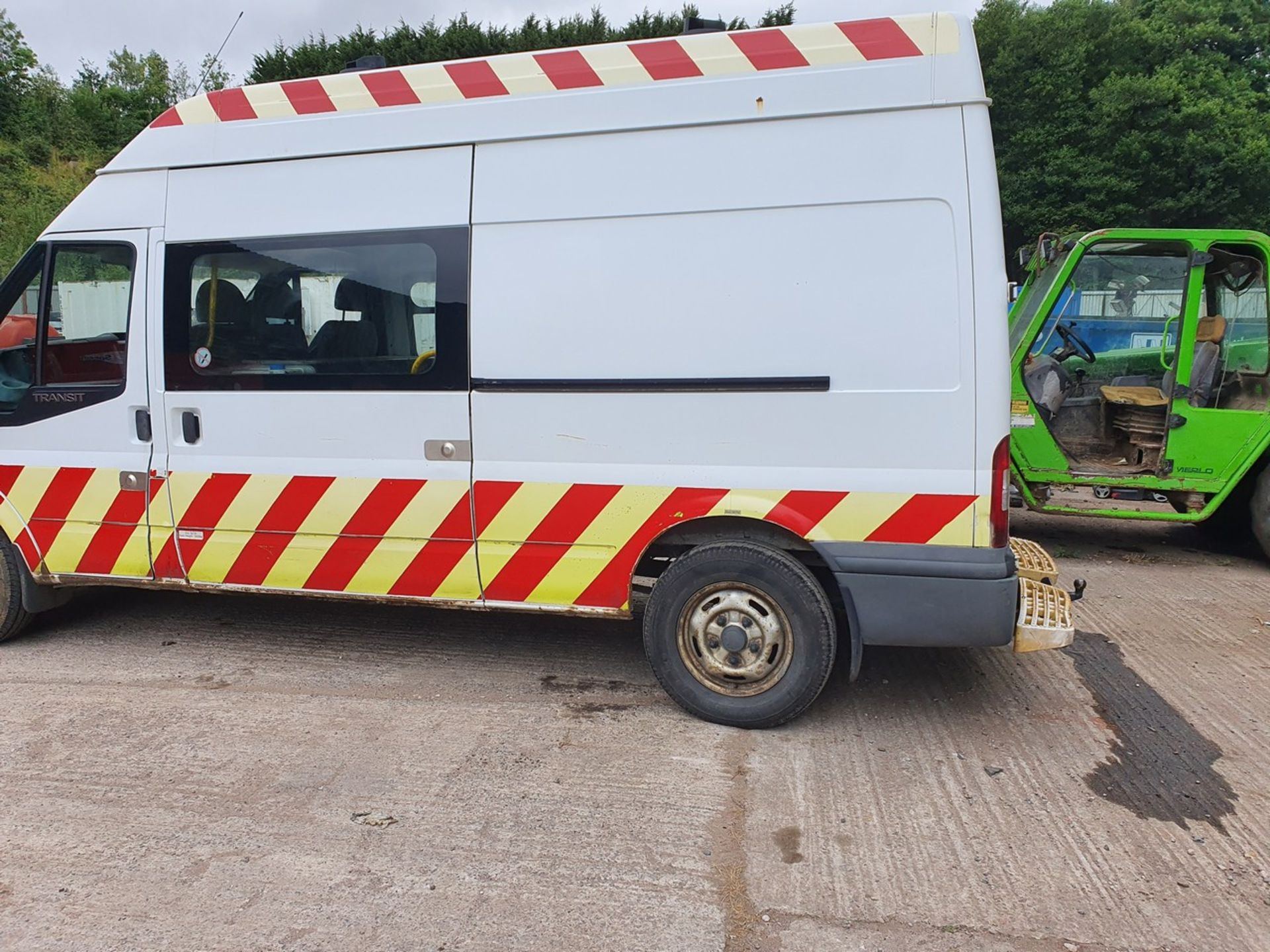 10/60 FORD TRANSIT 100 T350L RWD - 2402cc Van (White, 162k) - Image 16 of 27