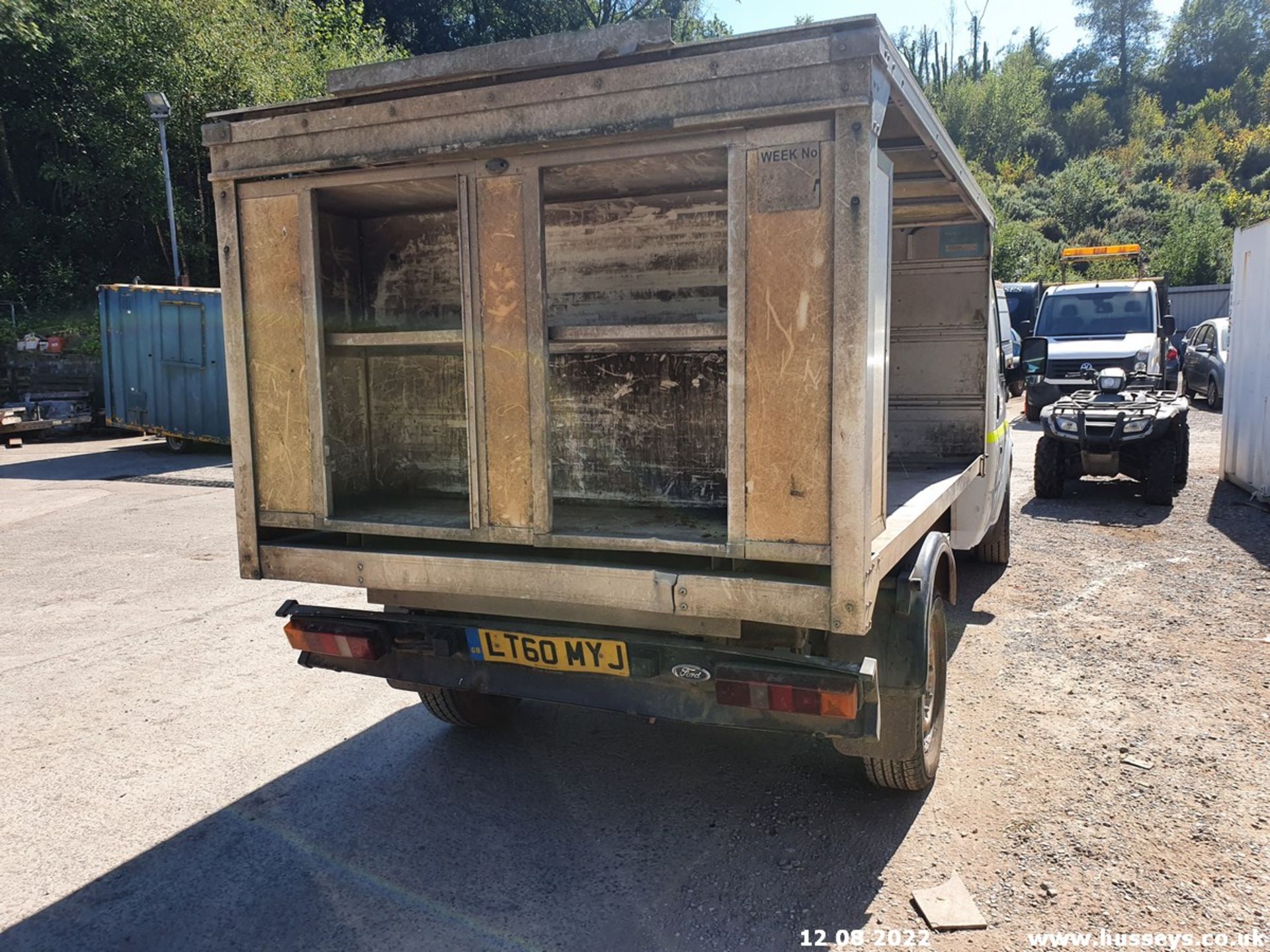 10/60 FORD TRANSIT 100 T350M RWD MILK FLOAT - 2402cc 2dr (White) - Image 12 of 26