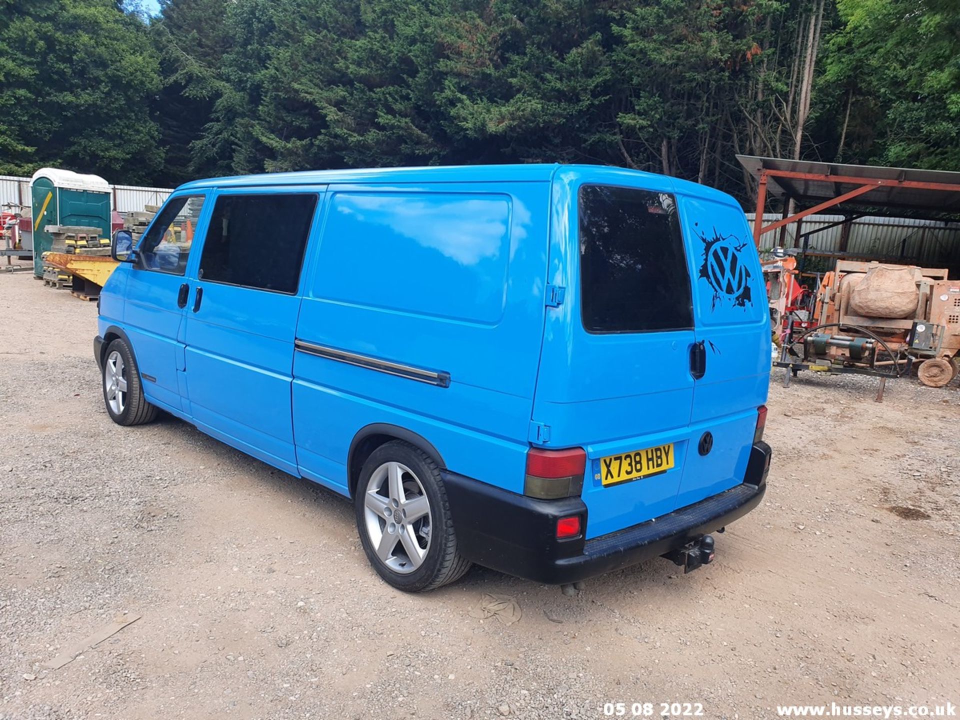 2000 VOLKSWAGEN TRANSPORTER TDI LWB - 2461cc 5dr Van (Blue, 238k) - Image 17 of 39