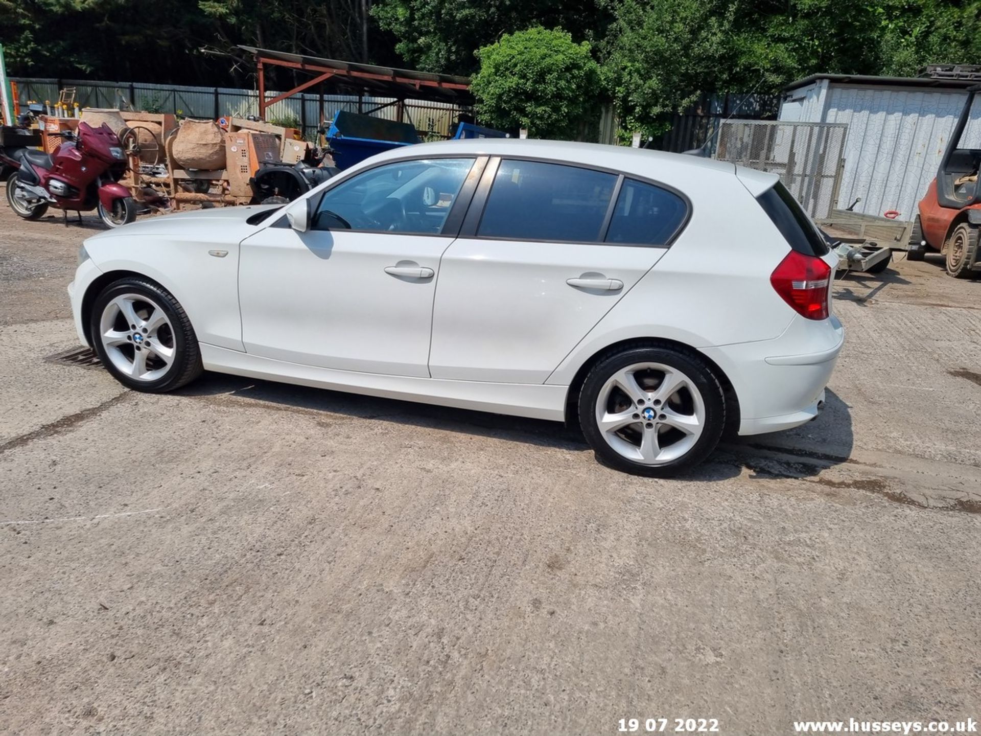 10/60 BMW 116D SPORT - 1995cc 5dr Hatchback (White, 150k) - Image 10 of 46