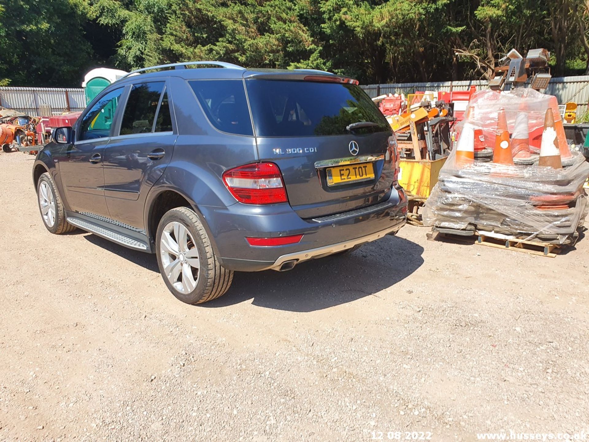 2010 MERCEDES-BENZ ML300 SPORT CDI BLUE-CY A - 2987cc 5dr Estate (Grey, 106k) - Image 2 of 38