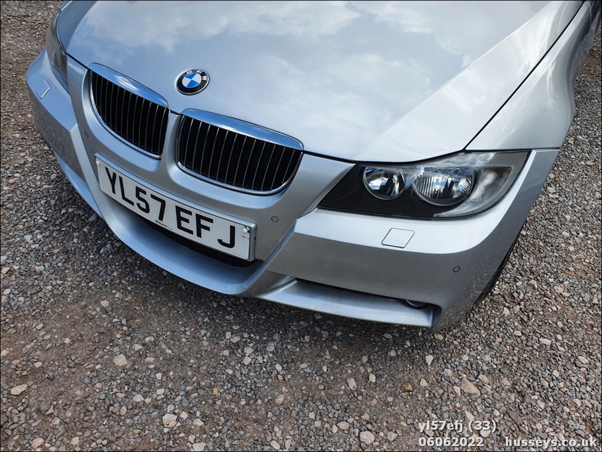 08/57 BMW 330D M SPORT AUTO - 2993cc 4dr Saloon (Silver) - Image 32 of 39